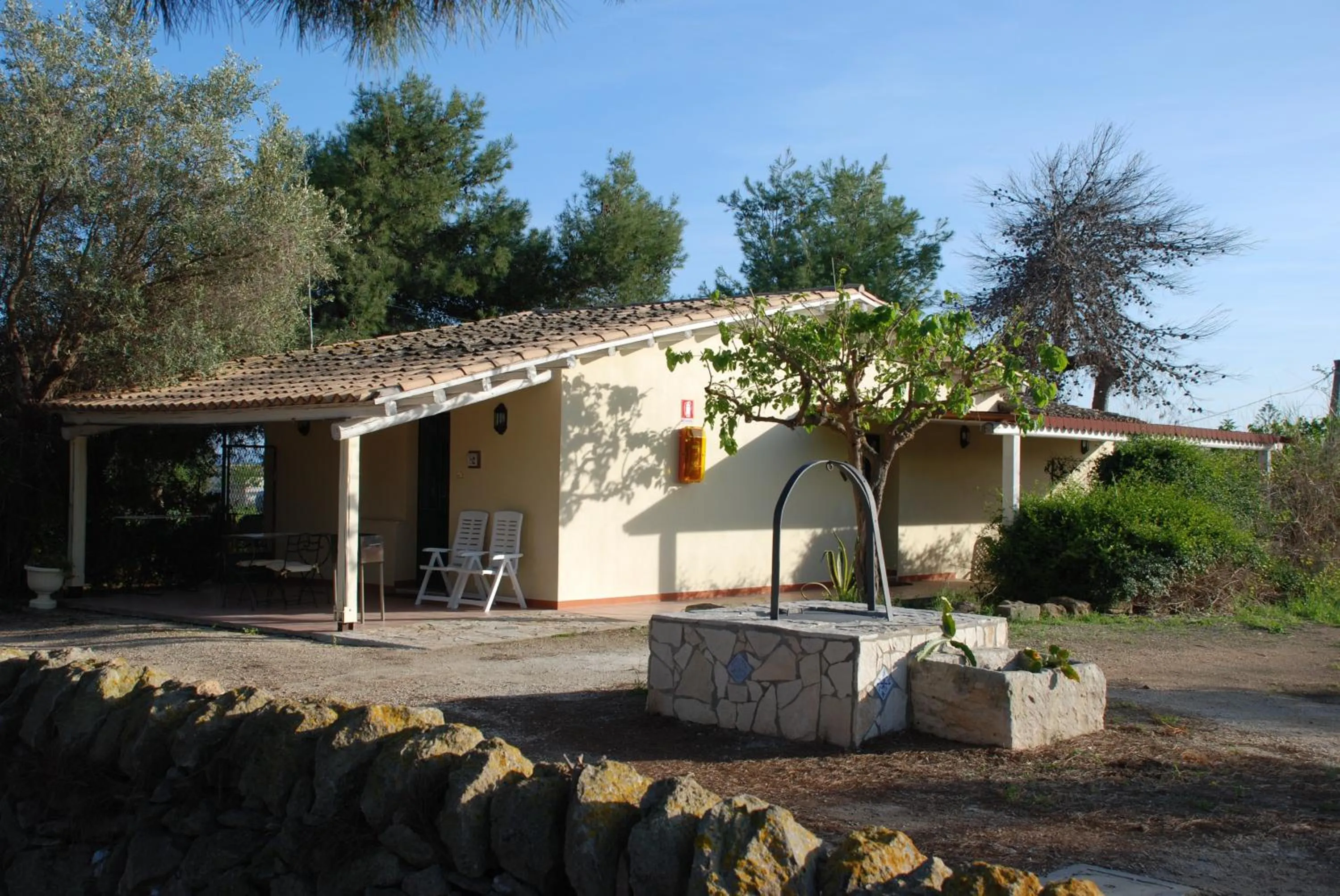 Facade/entrance in Terrauzza Sul Mare di Renata Emmolo