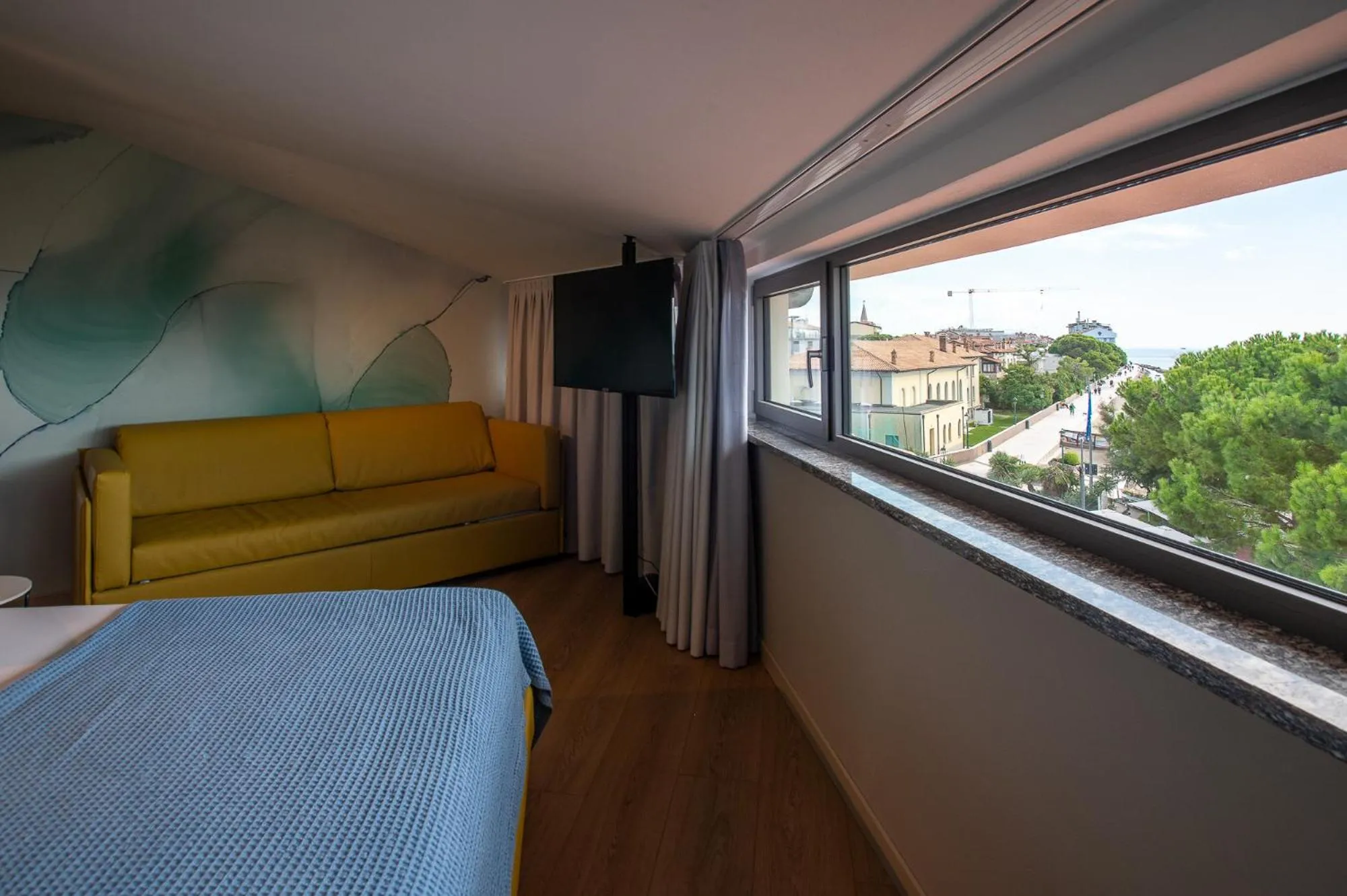 TV and multimedia, Bed in Hotel Sirenetta