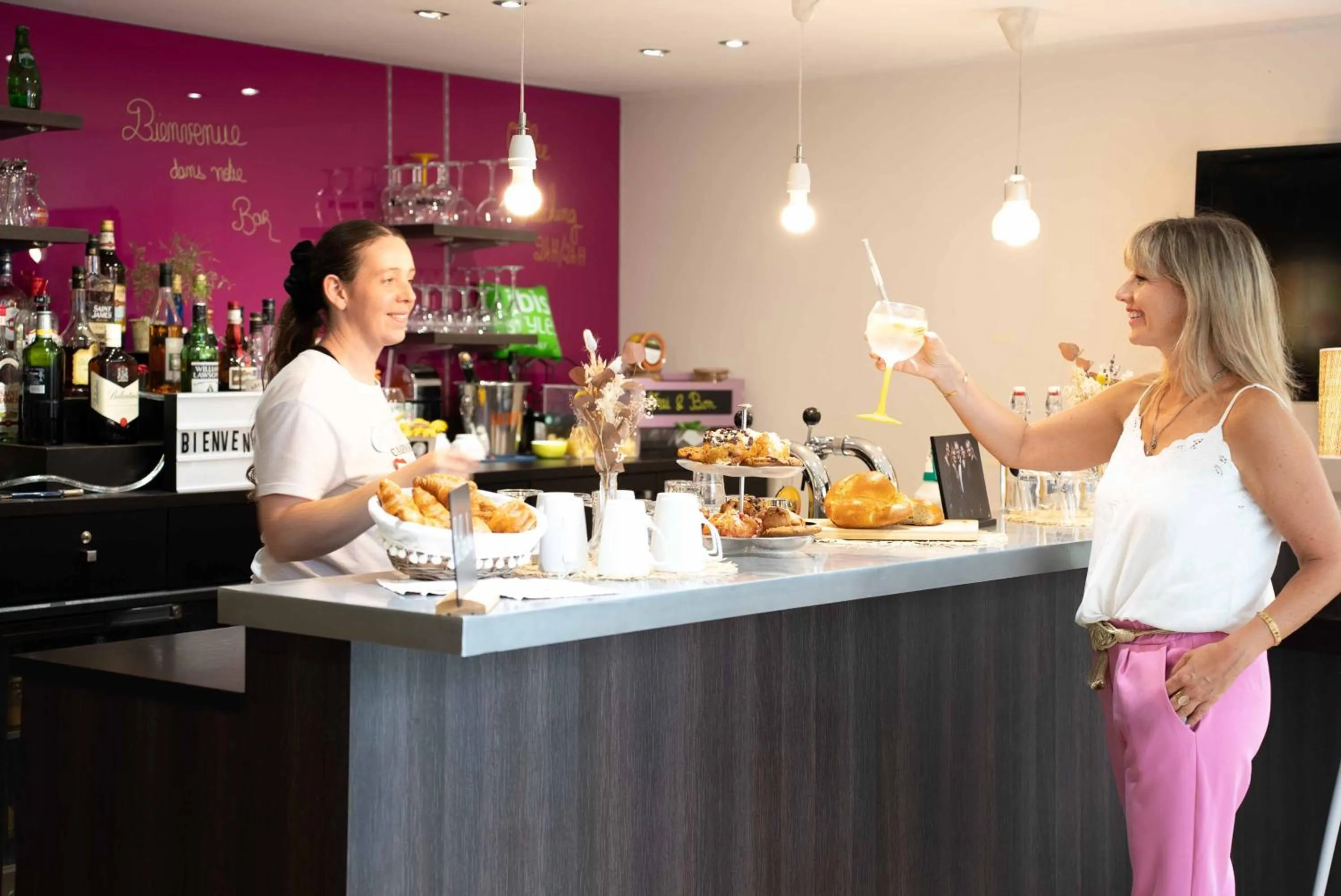 Lounge or bar in ibis Styles Rennes St. Gregoire