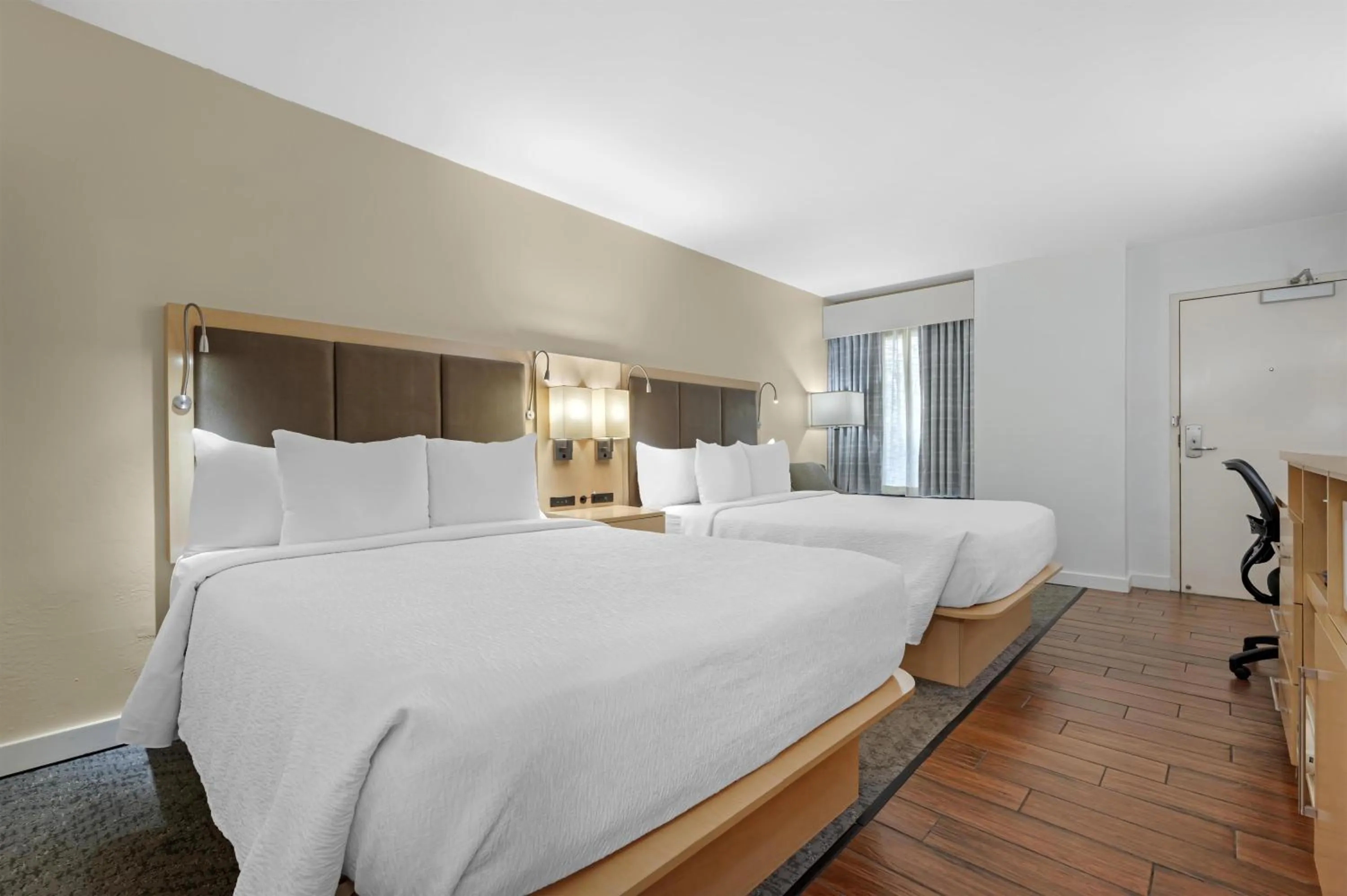 Bedroom, Bed in Best Western Plus South Coast Inn