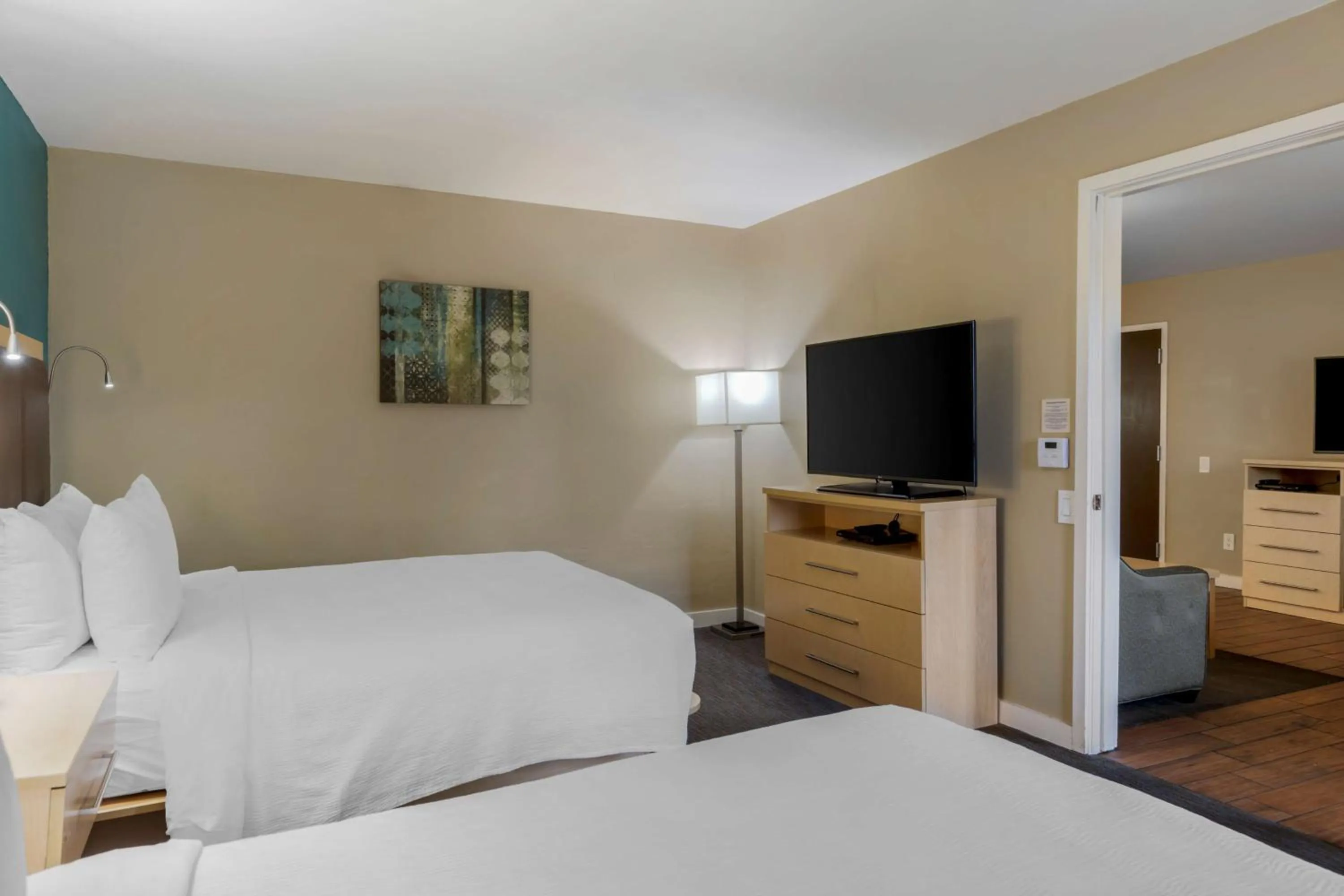 Queen Suite with Two Queen Beds - Disability Access/Non-Smoking in Best Western Plus South Coast Inn