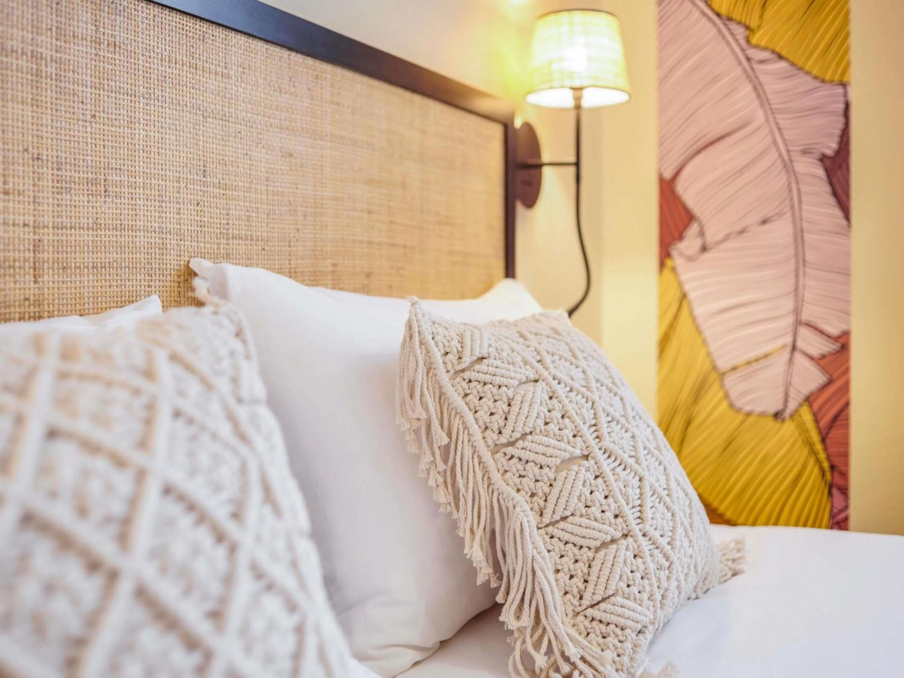 Bedroom, Bed in Ibis Styles Nantes Centre Place Graslin