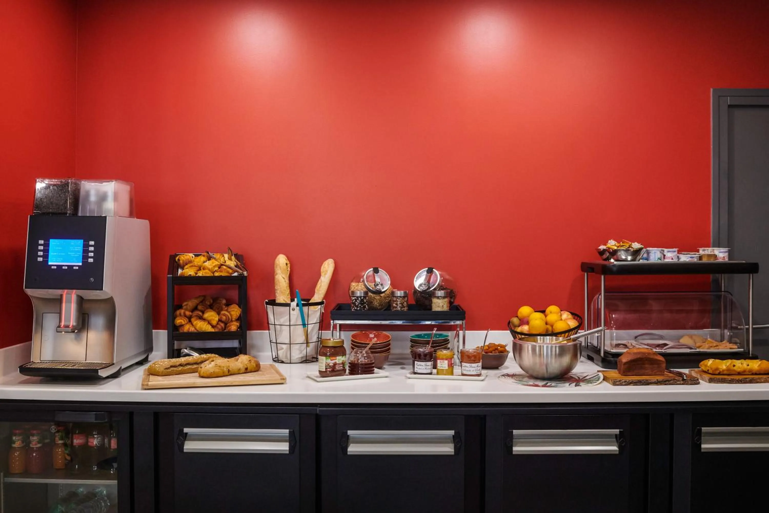 Breakfast in Ibis Styles Nantes Centre Place Graslin