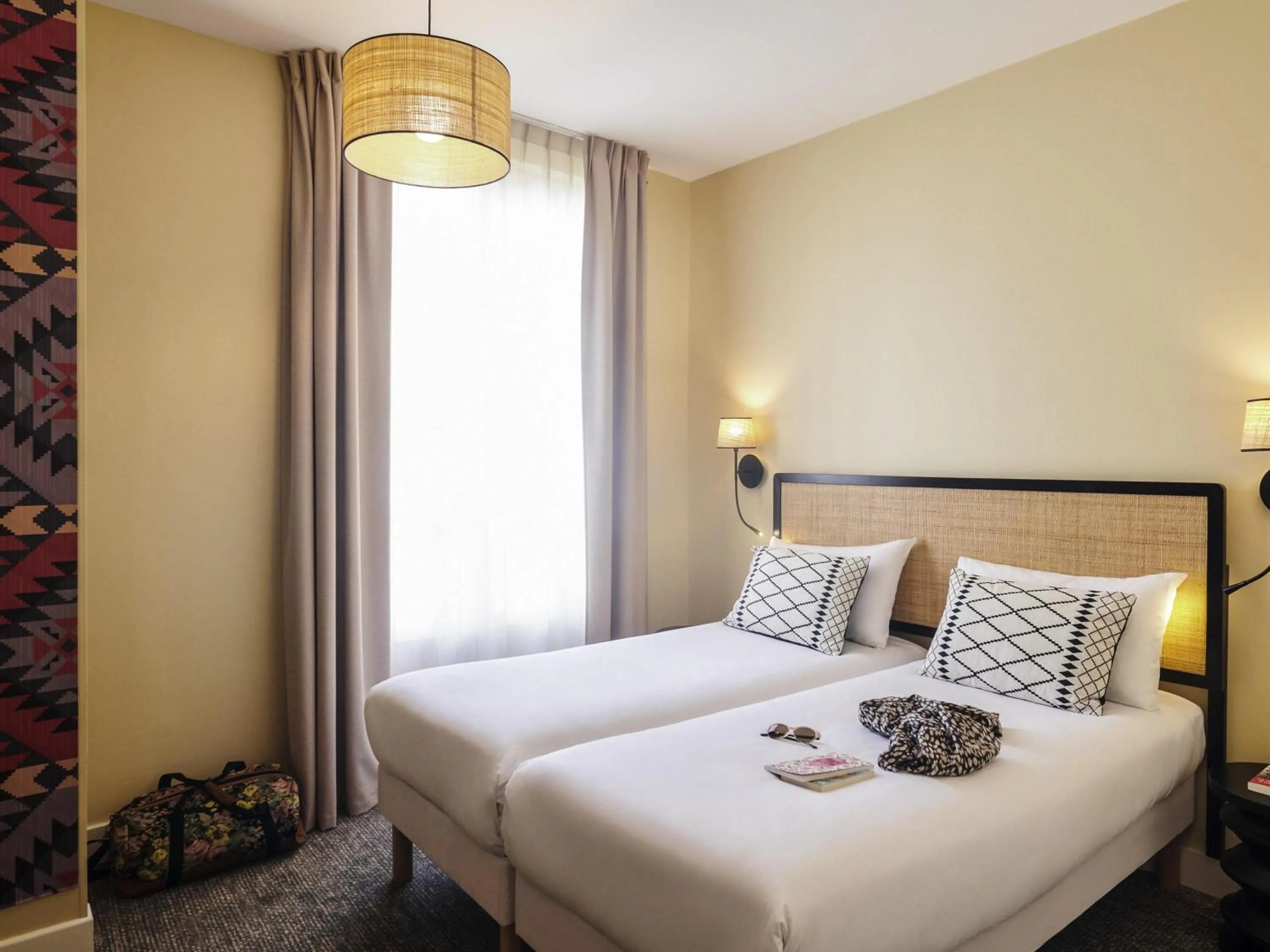 Bedroom, Bed in Ibis Styles Nantes Centre Place Graslin