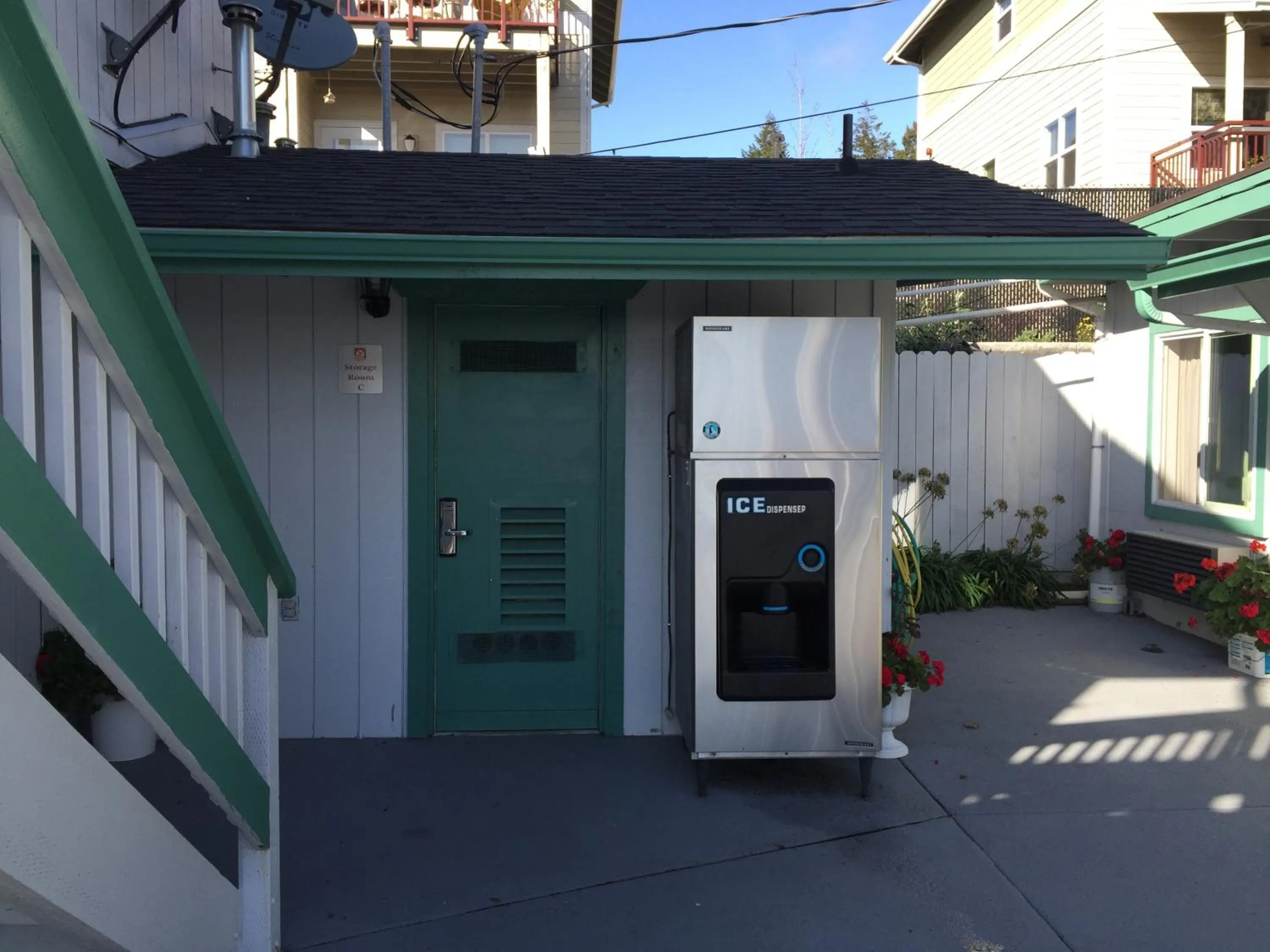 Area and facilities in Westward Inn