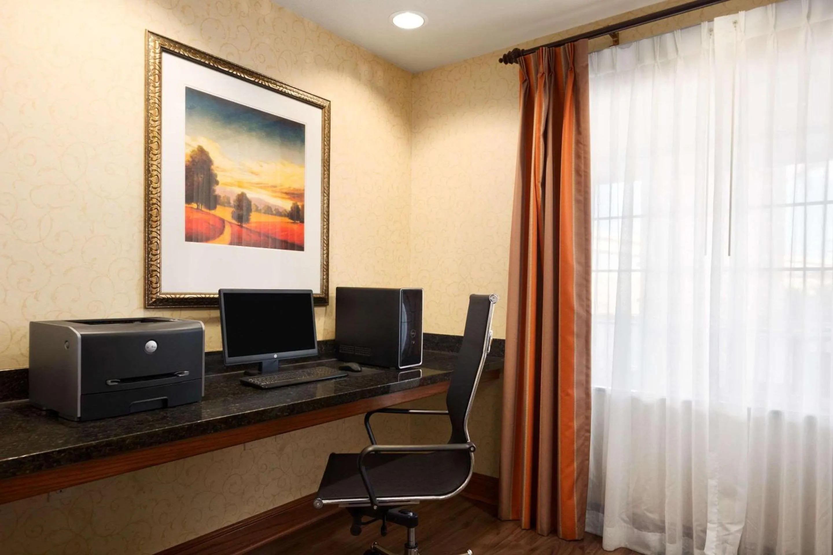 Business facilities in Country Inn & Suites by Radisson, Oklahoma City - Quail Springs, OK