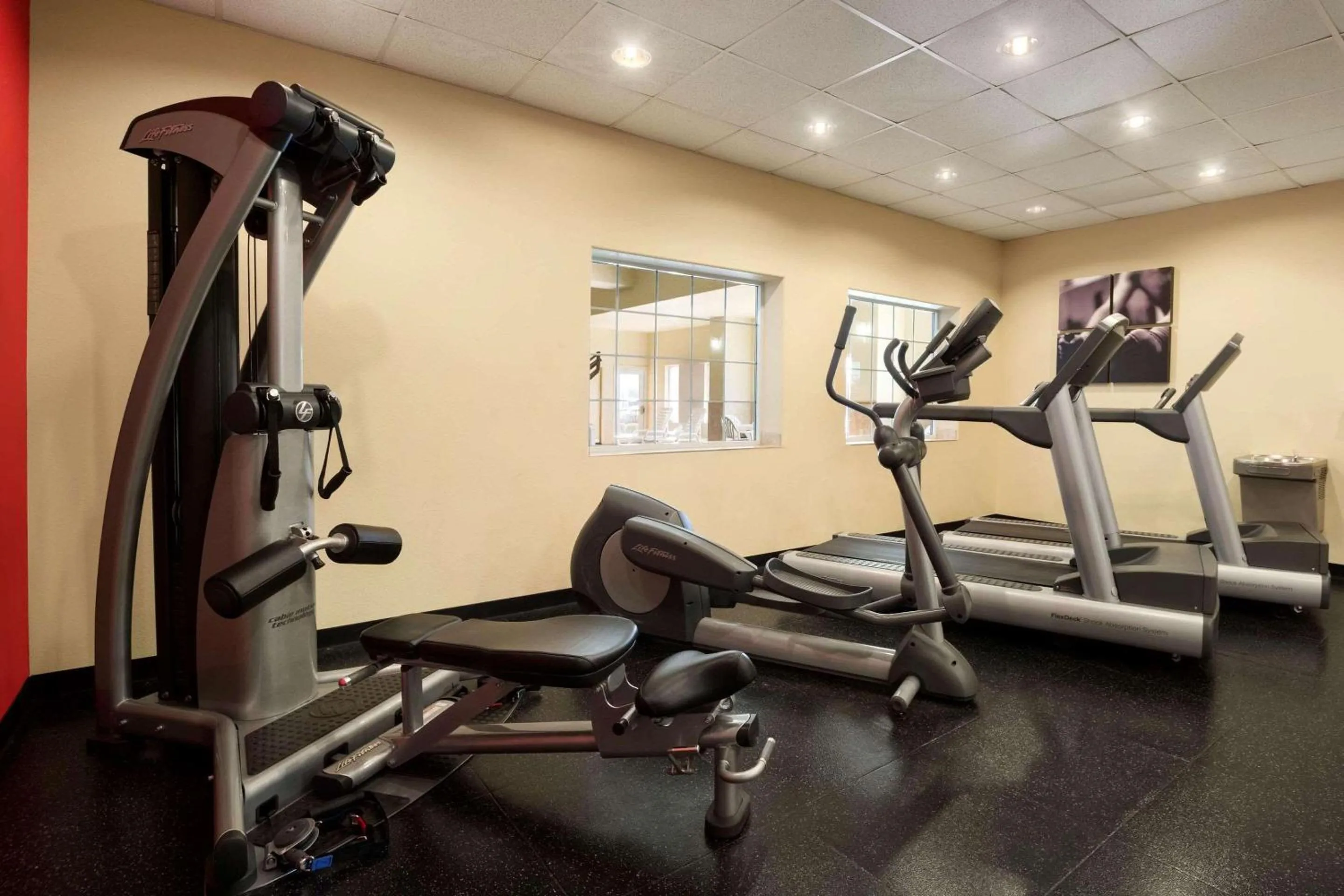 Fitness centre/facilities in Country Inn & Suites by Radisson, Oklahoma City - Quail Springs, OK