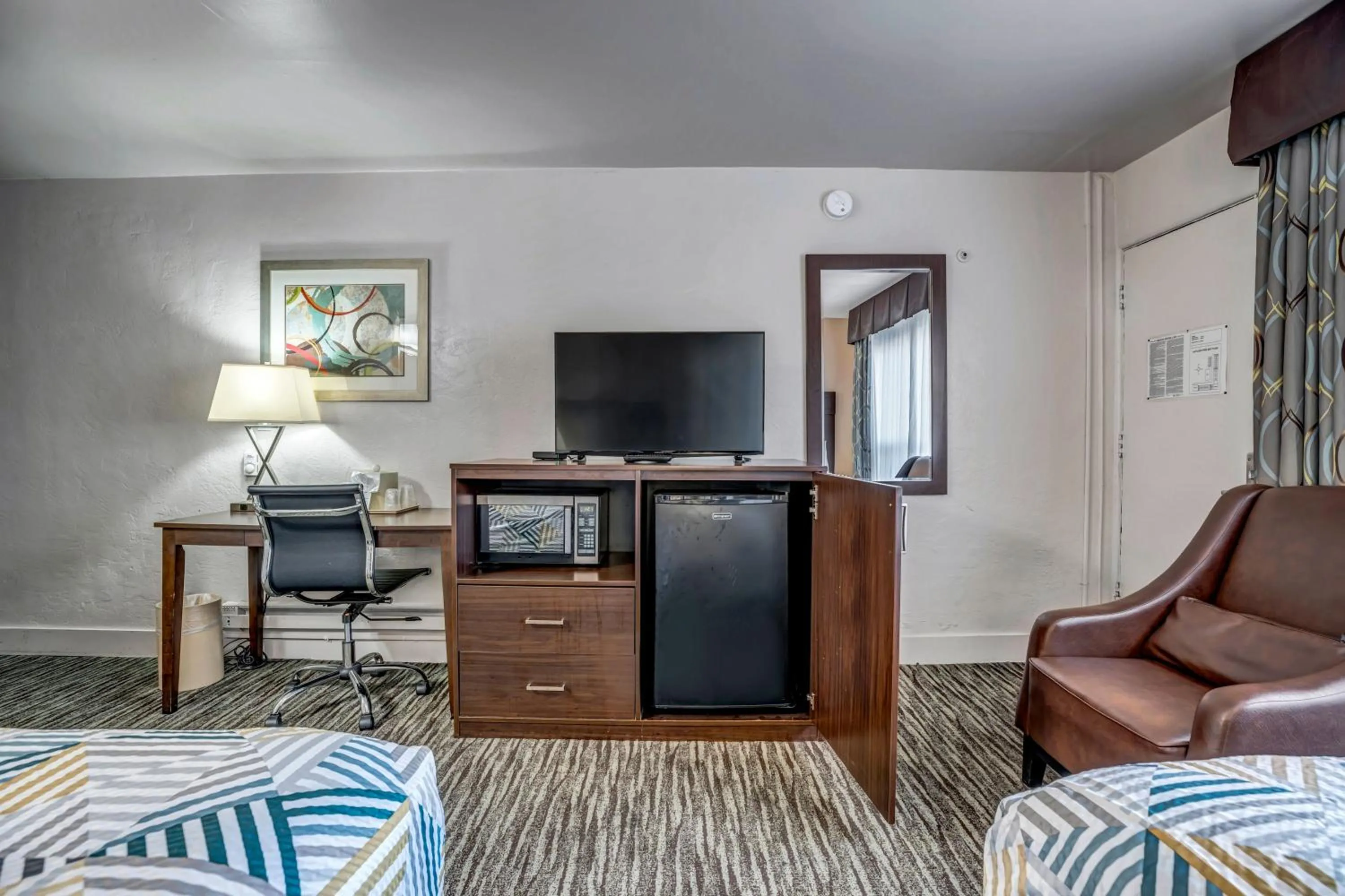 TV and multimedia, Bed in Eastside Lodge