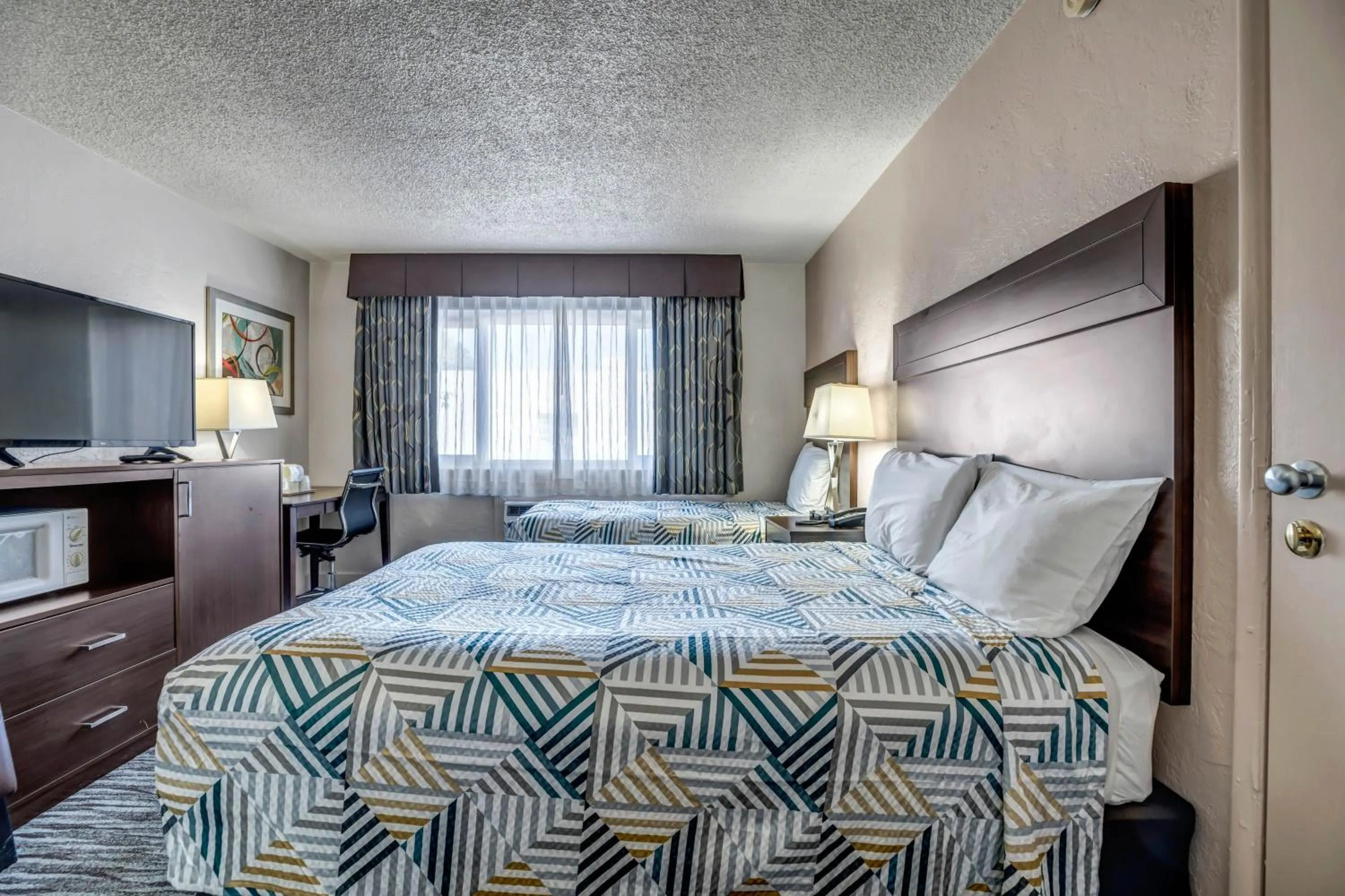 Bed in Eastside Lodge