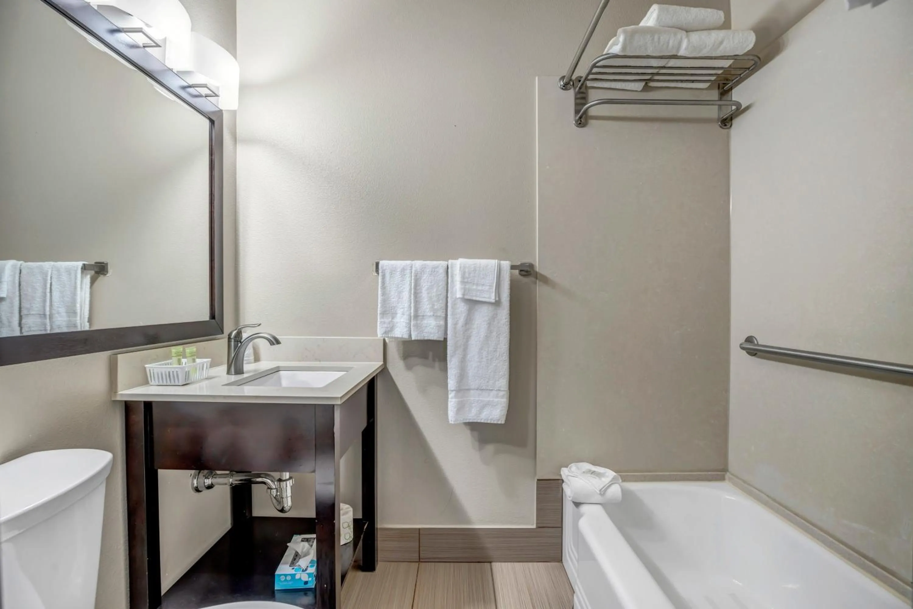 Bathroom in Eastside Lodge