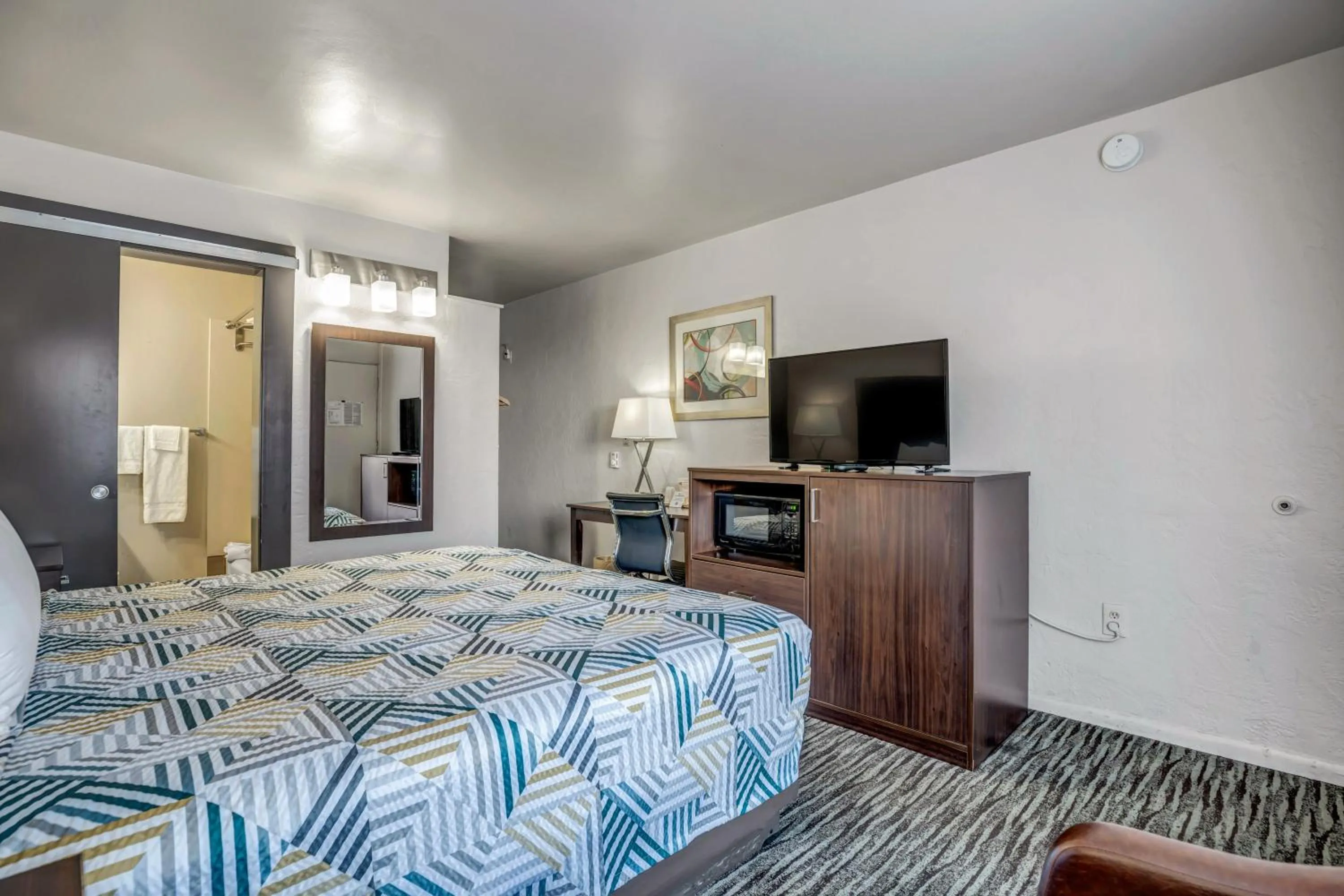 Bed in Eastside Lodge