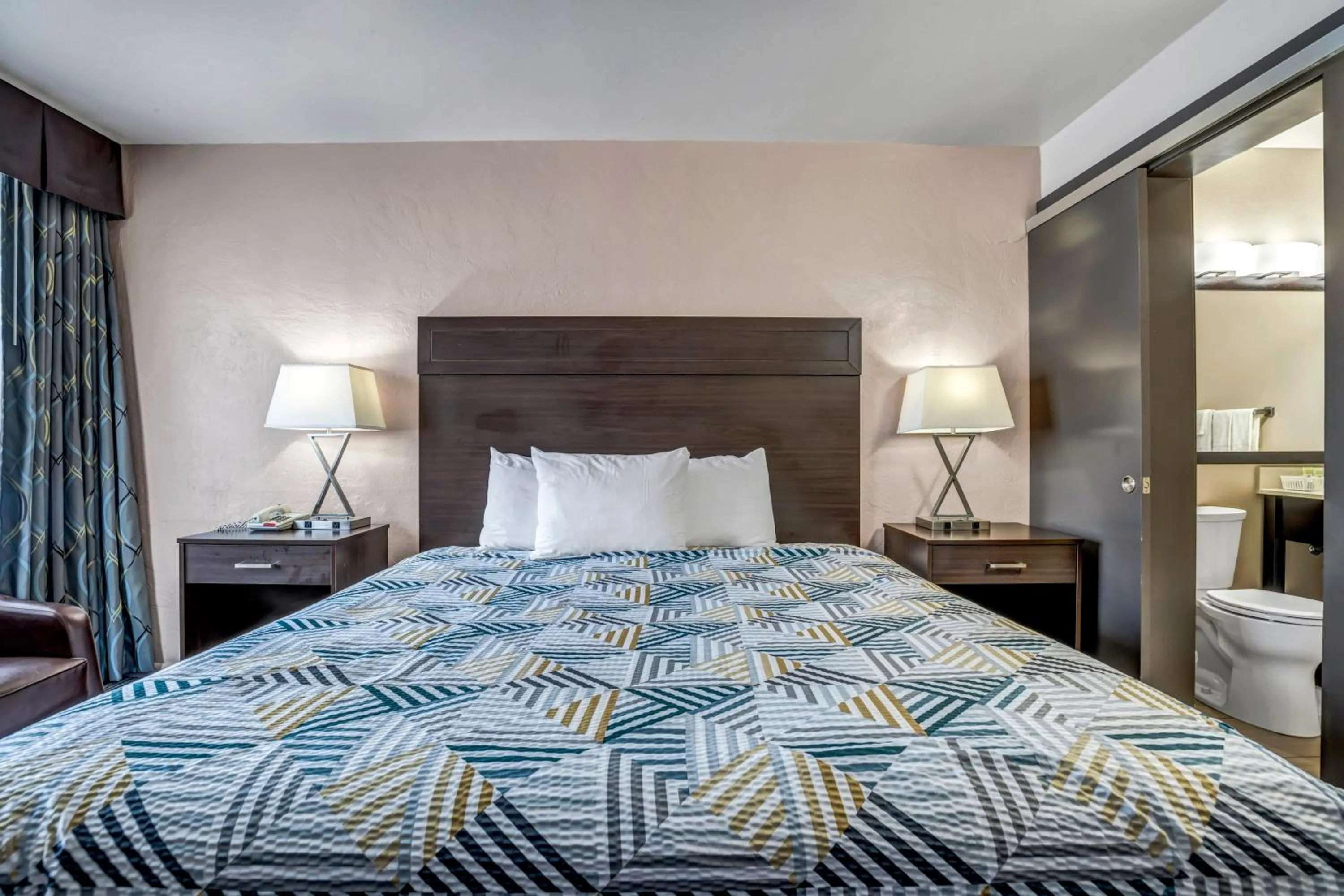 Bed in Eastside Lodge