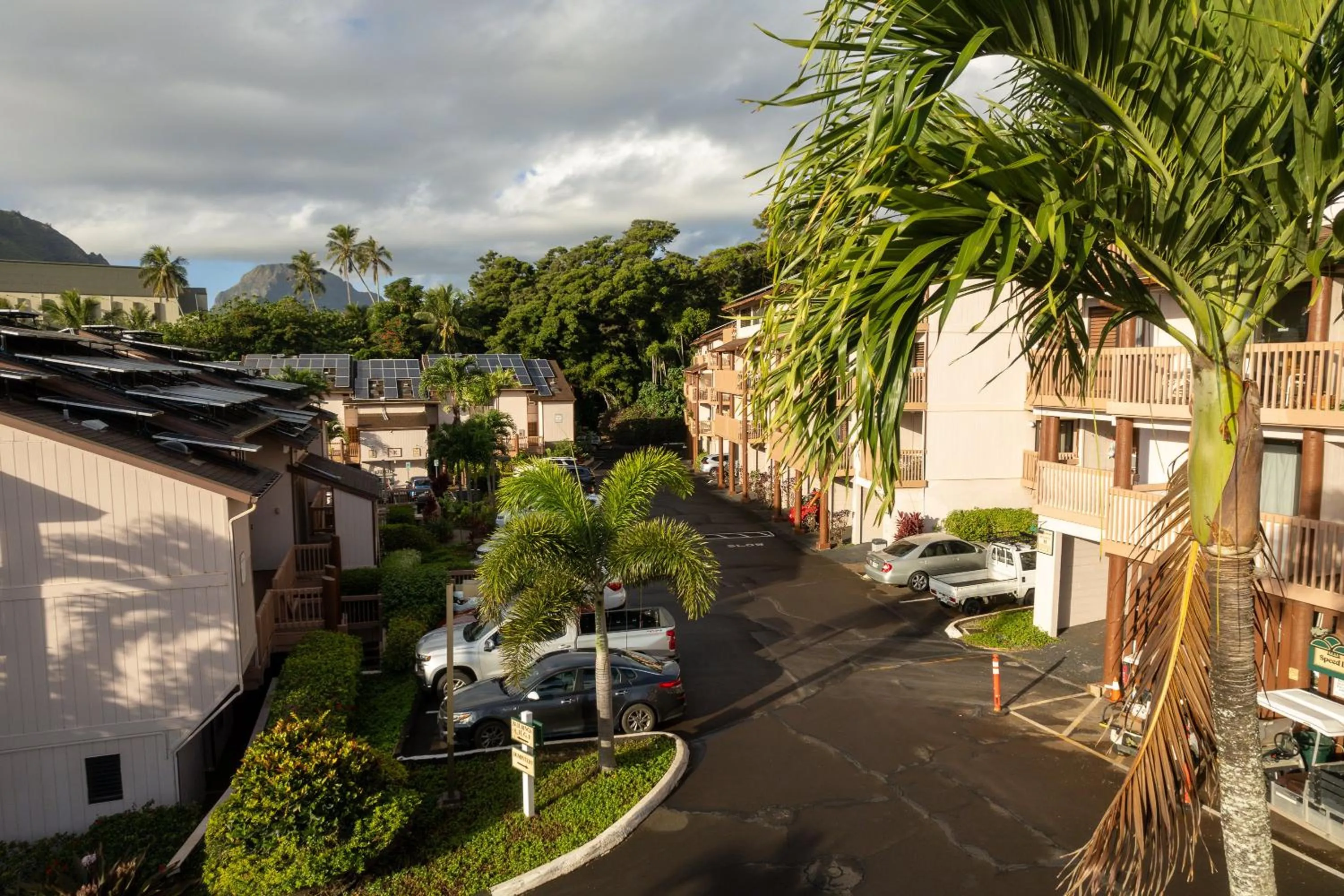 Property building in Banyan Harbor Resort