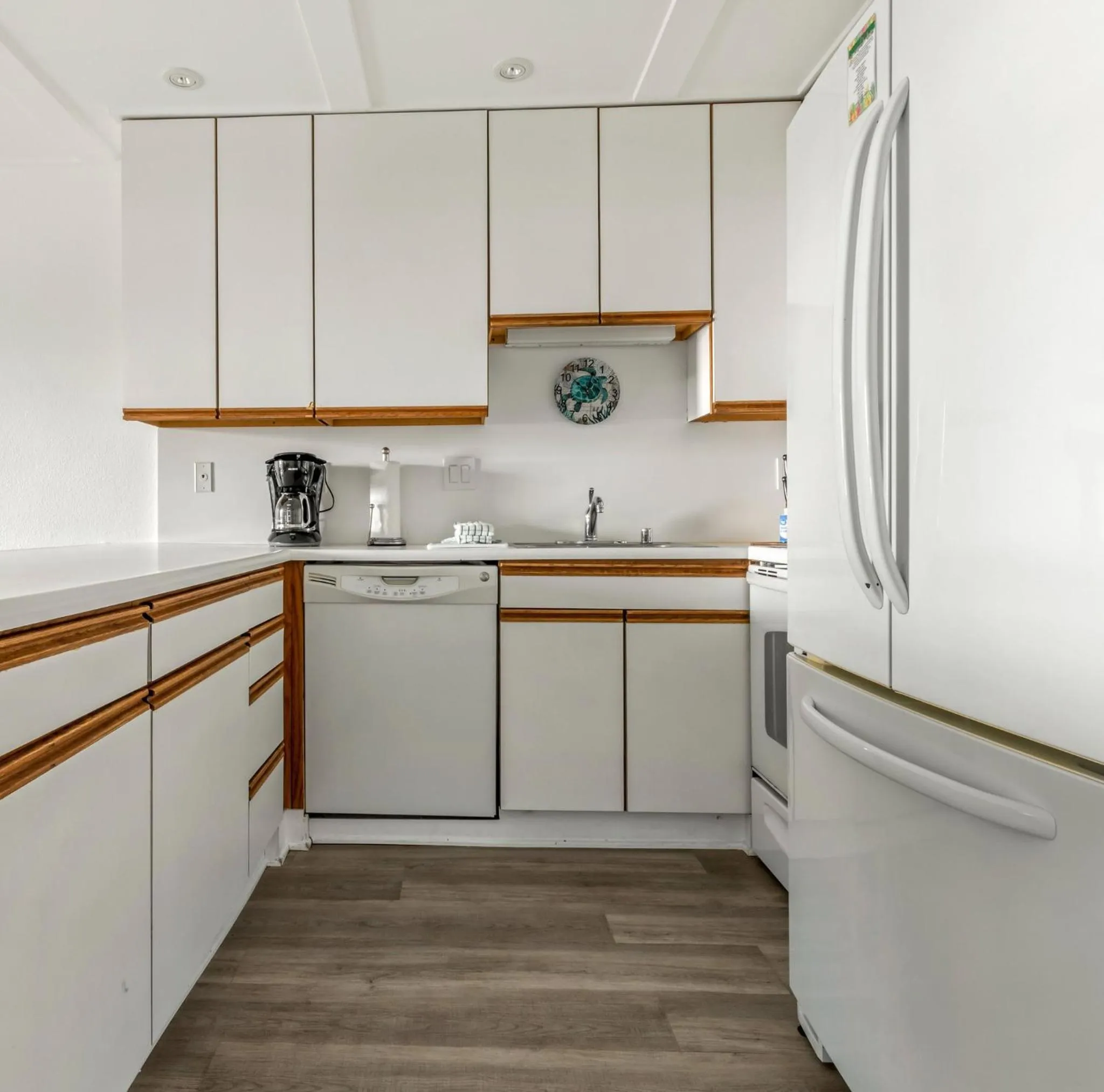 Photo of the whole room in Banyan Harbor Resort