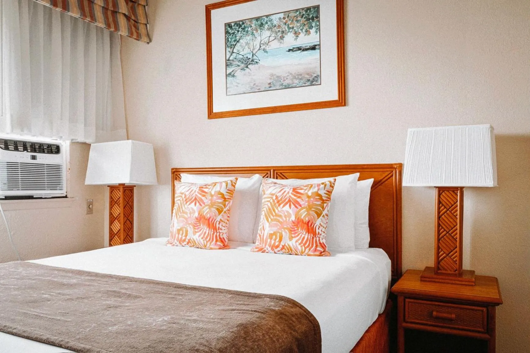 Bed in Banyan Harbor Resort