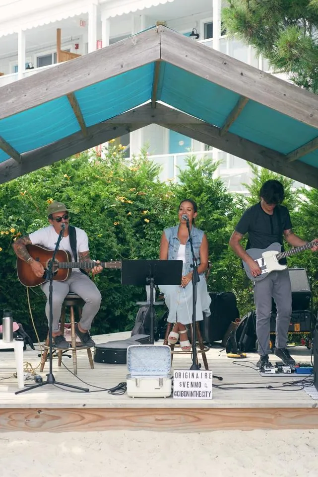 Evening entertainment in Beach Shack