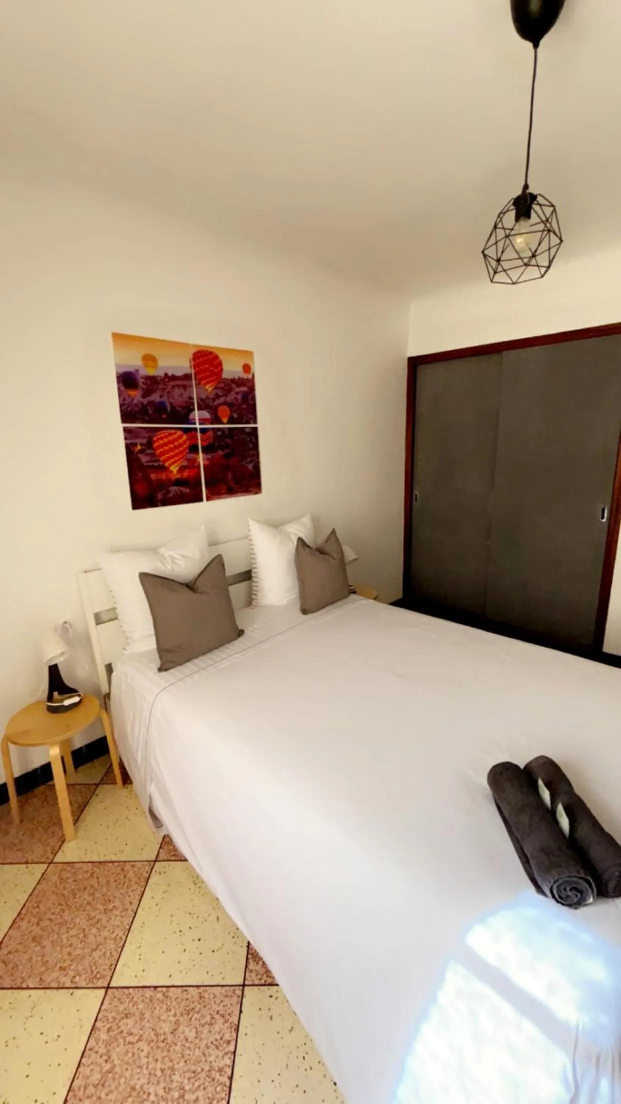 Bed in Chambre provençale