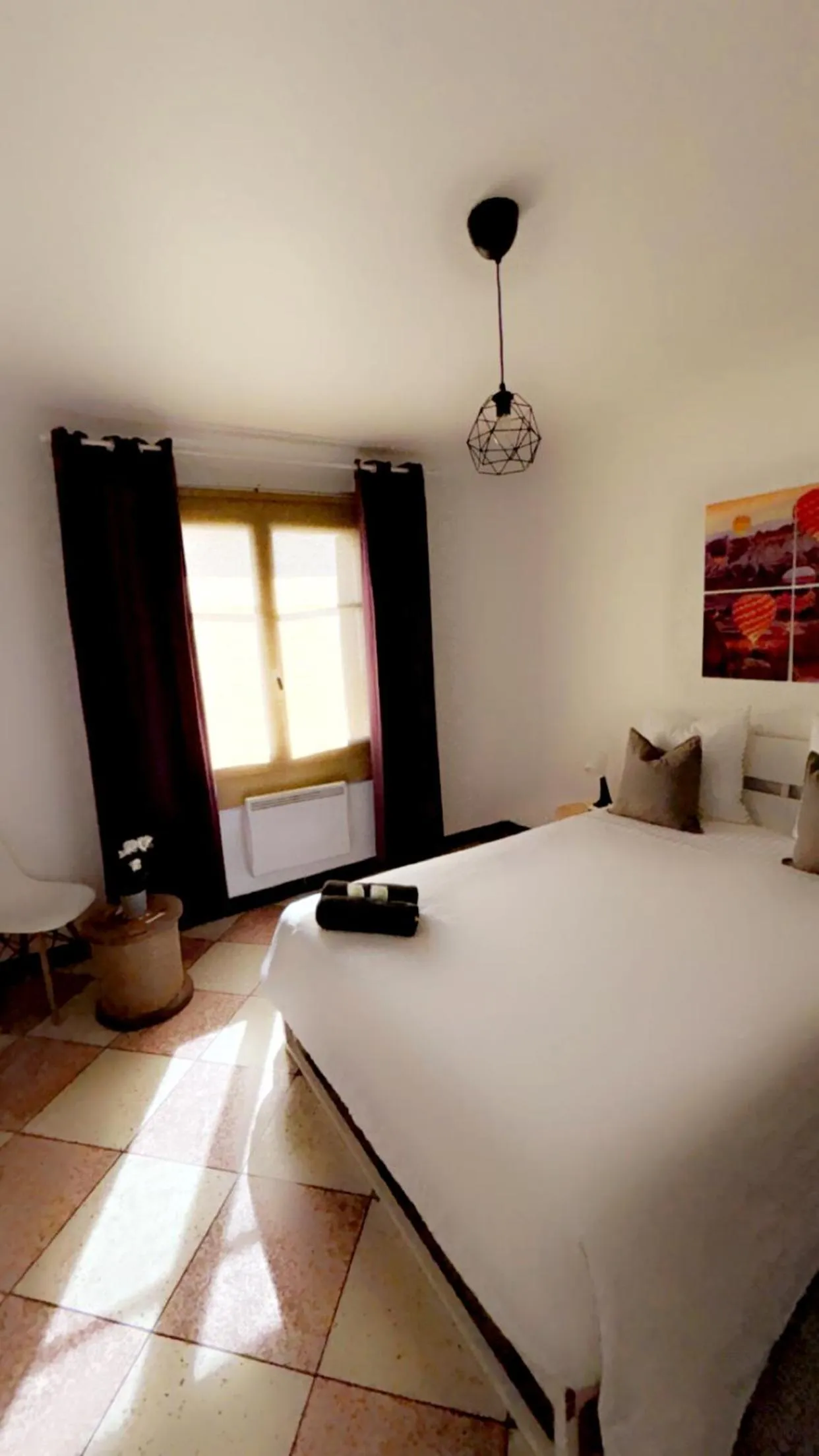 Bed in Chambre provençale