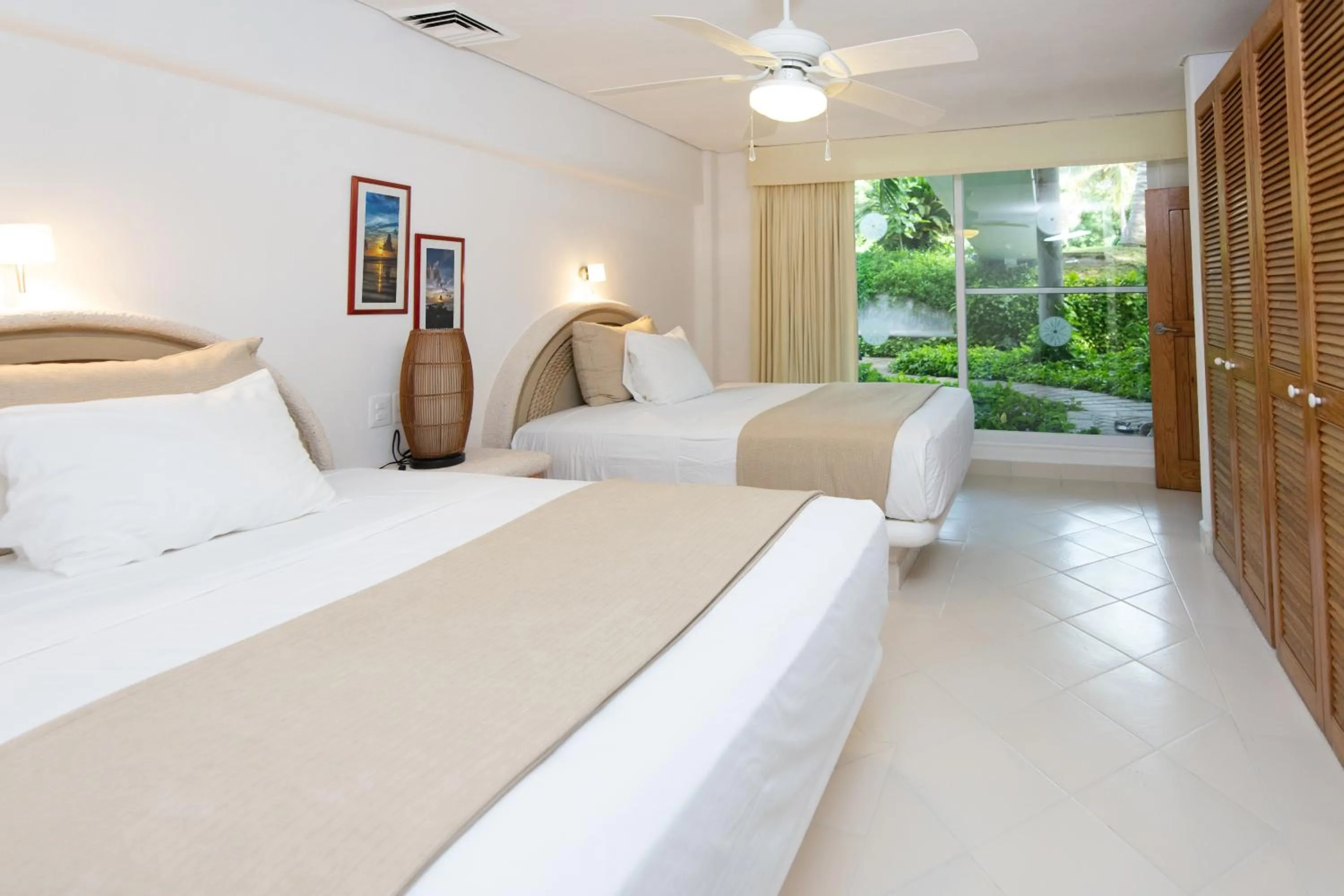 Bedroom, Bed in Las Villas Akumal