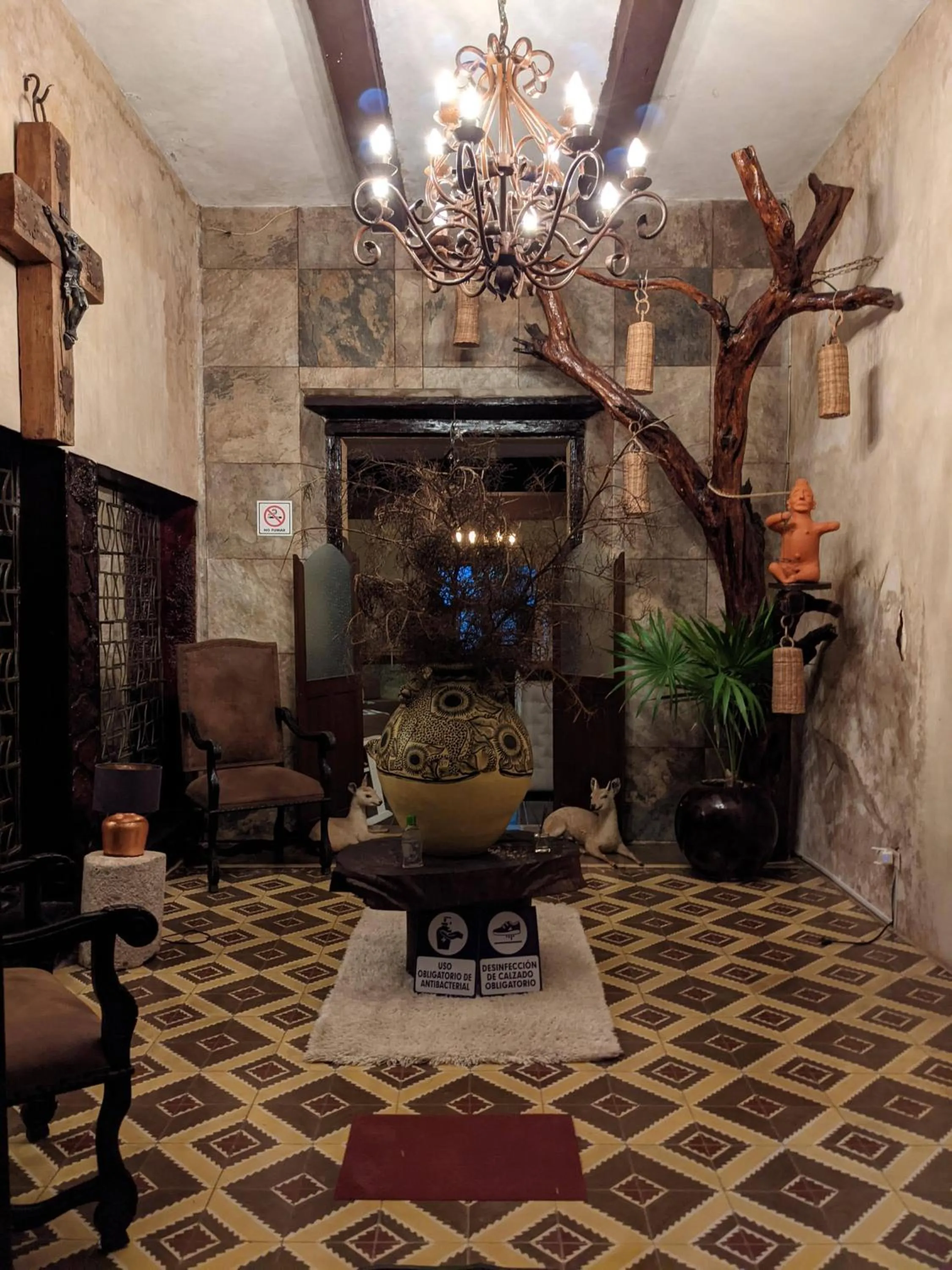 Lobby or reception in Casa Aluxes Hotel