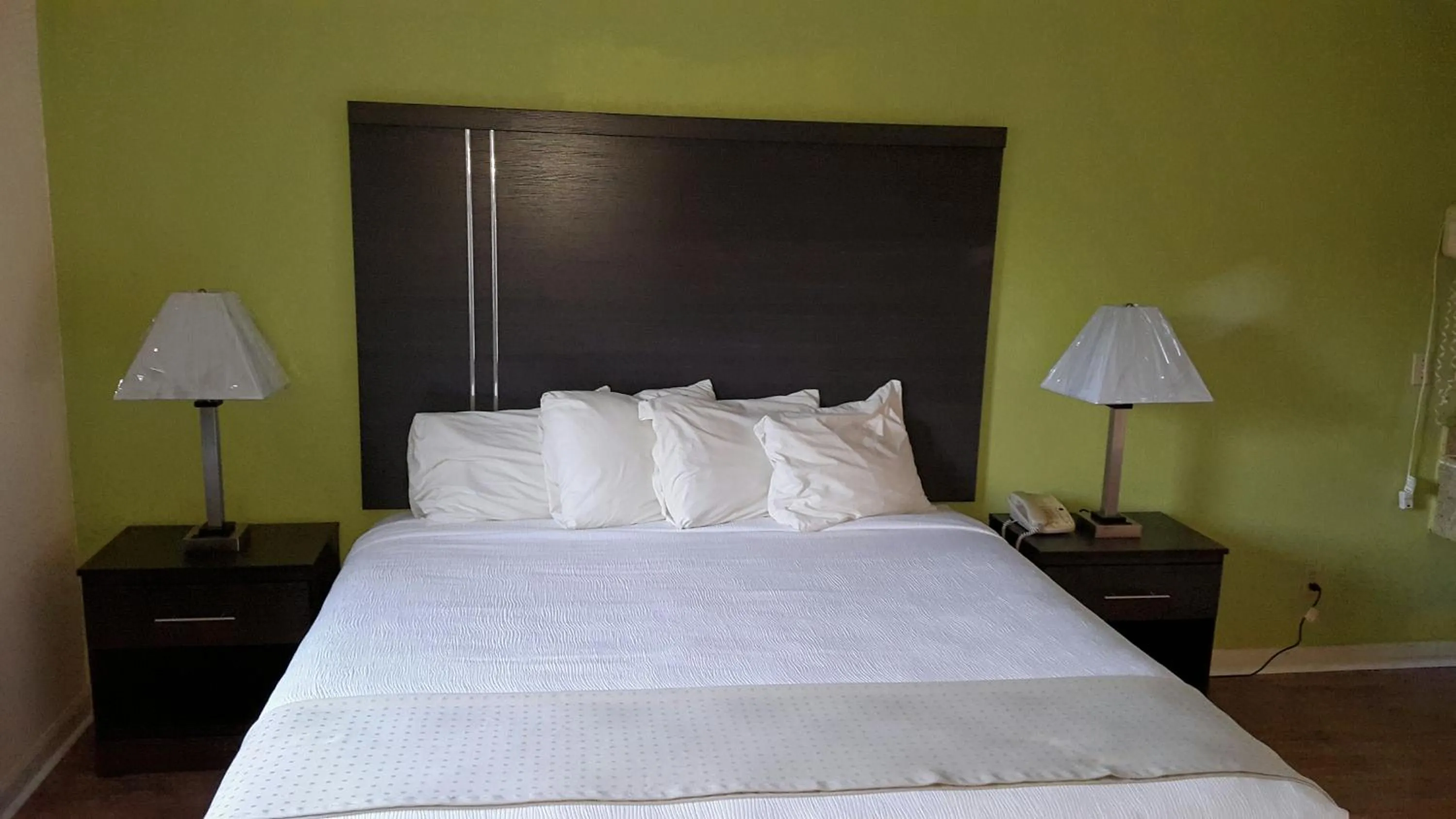 Bed in Mountain Valley Inn