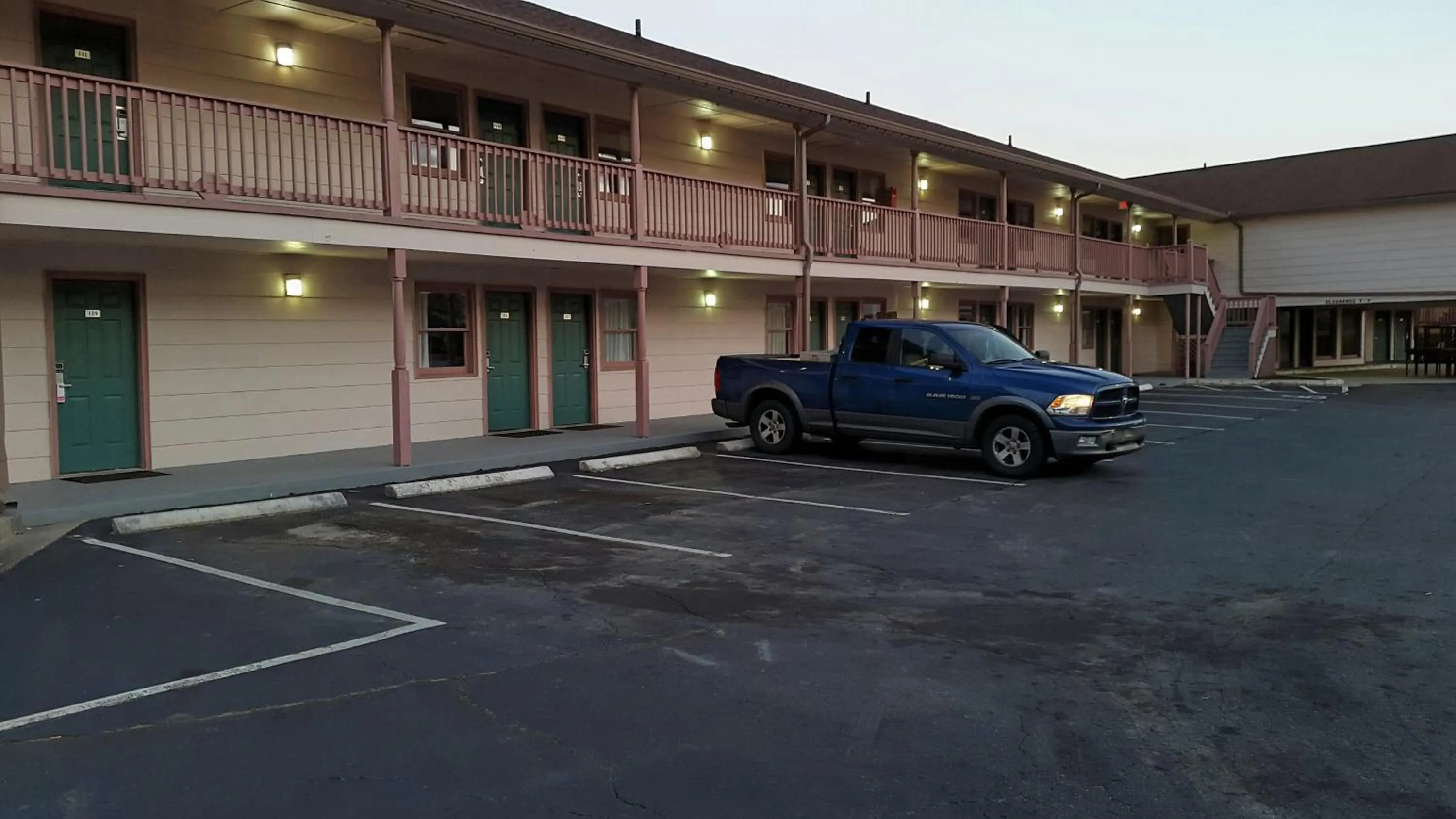 Parking in Mountain Valley Inn