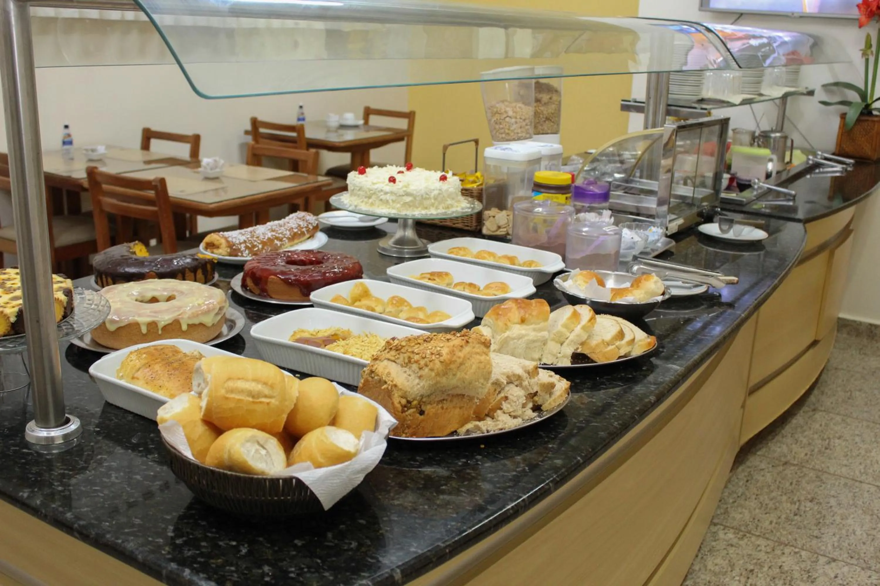 Breakfast in Ônix Hotel