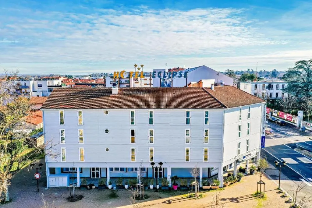 Bird's eye view in The Originals City, Hôtel Éclipse, Lyon Est