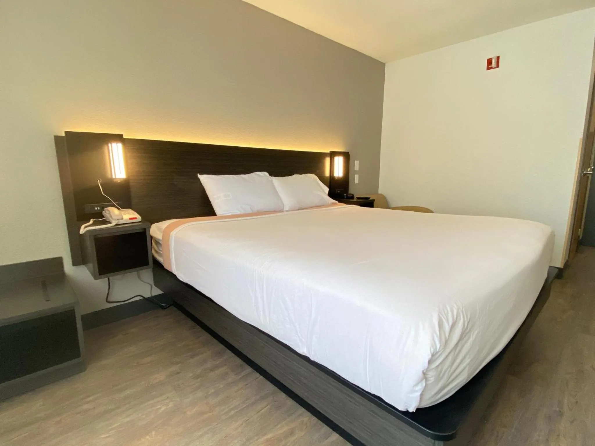 Deluxe King Room - Non-Smoking in Pinetop Studio Suites