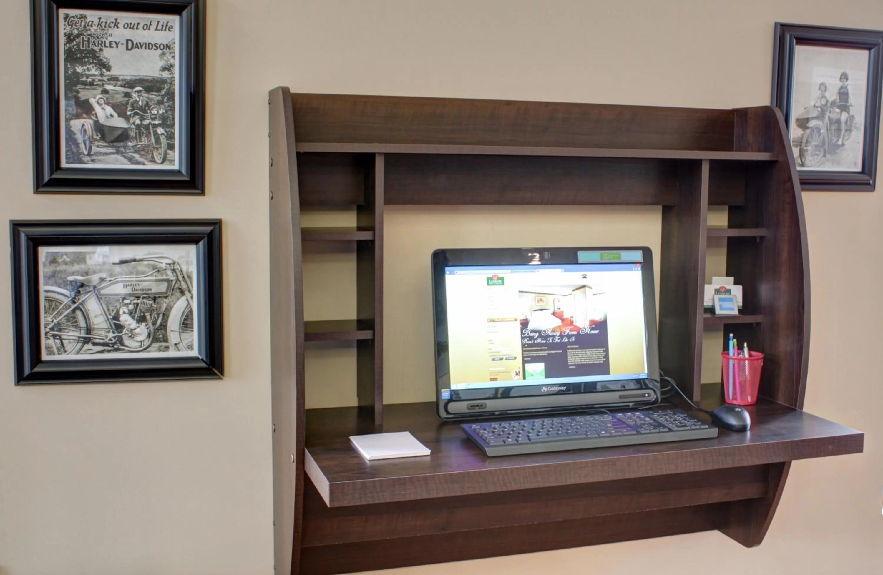 Luxbury Inn & Suites