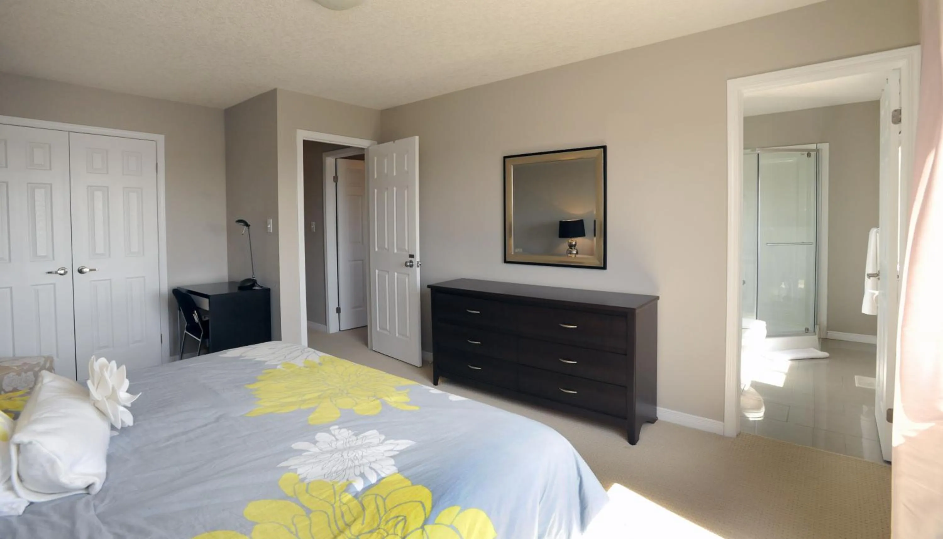 Bedroom, Bed in Boardwalk Homes - Executive Guest Rooms & Townhomes