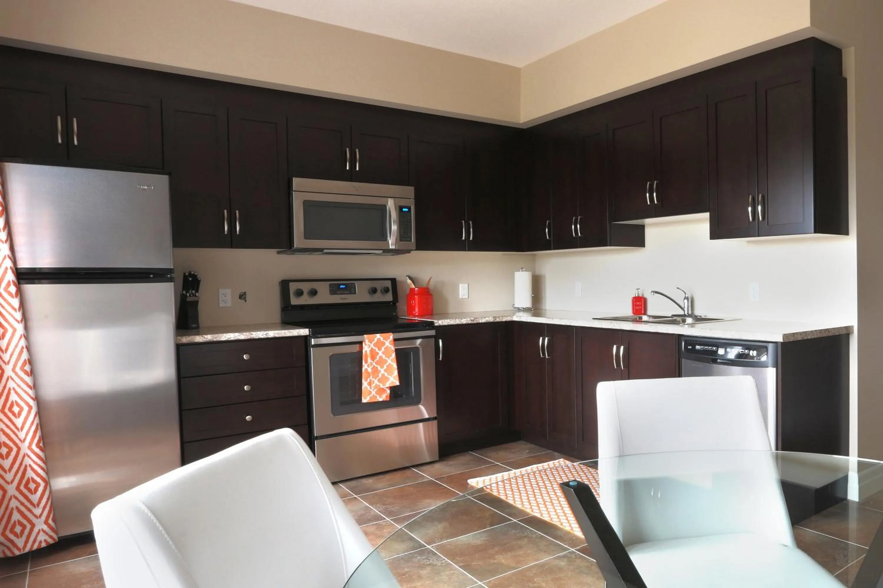 Kitchen or kitchenette in Boardwalk Homes - Executive Guest Rooms & Townhomes