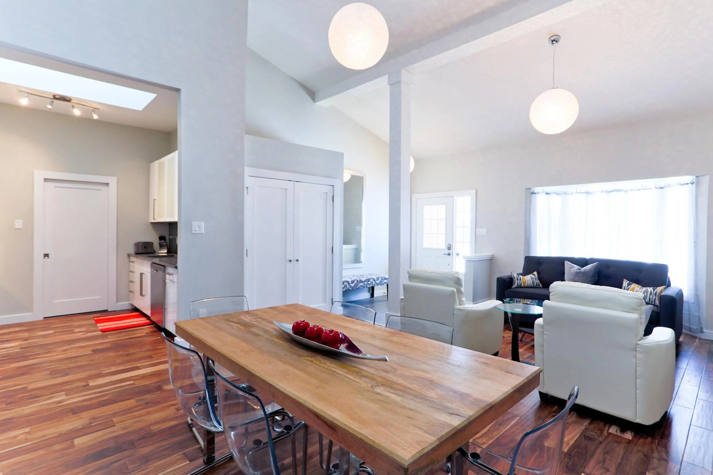 Dining area in Boardwalk Homes - Executive Guest Rooms & Townhomes