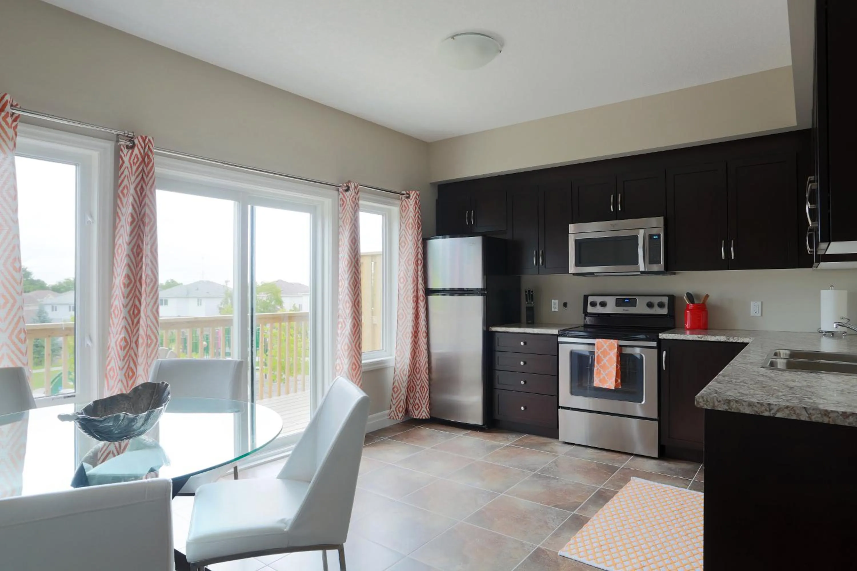 Kitchen or kitchenette in Boardwalk Homes - Executive Guest Rooms & Townhomes