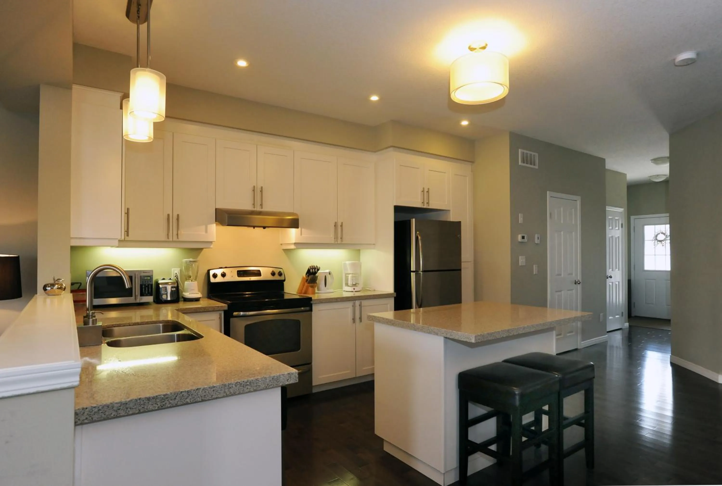 Kitchen or kitchenette in Boardwalk Homes - Executive Guest Rooms & Townhomes