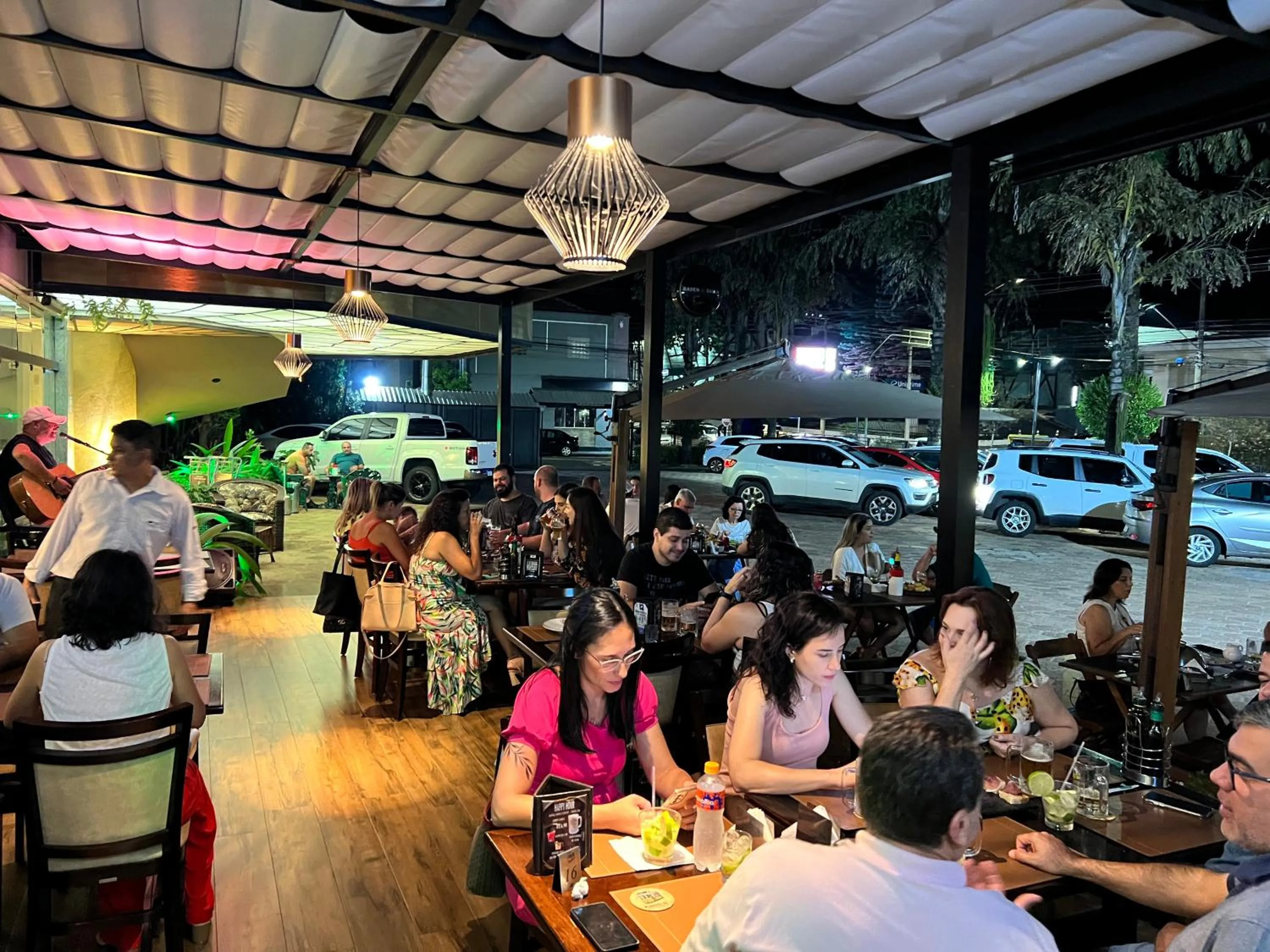 Restaurant/places to eat in HD Plaza Hotel