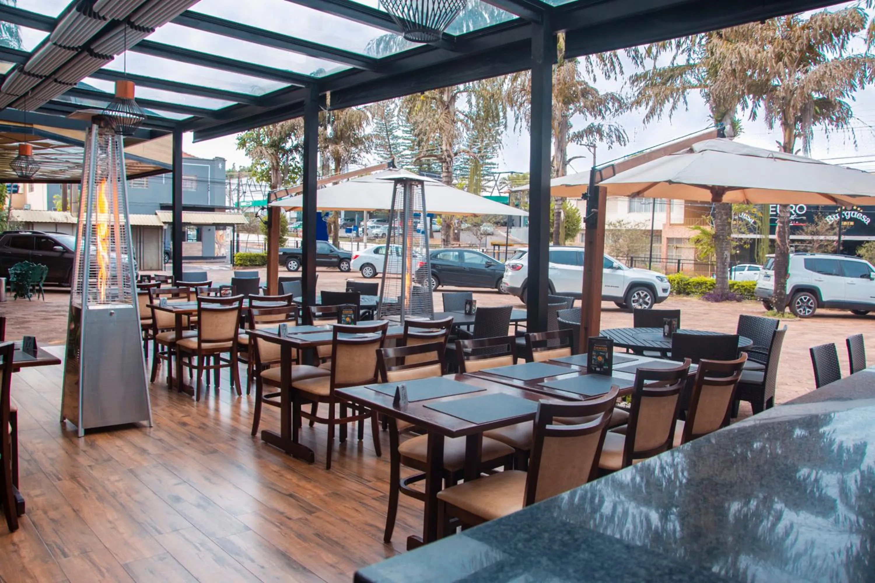 Restaurant/places to eat in HD Plaza Hotel