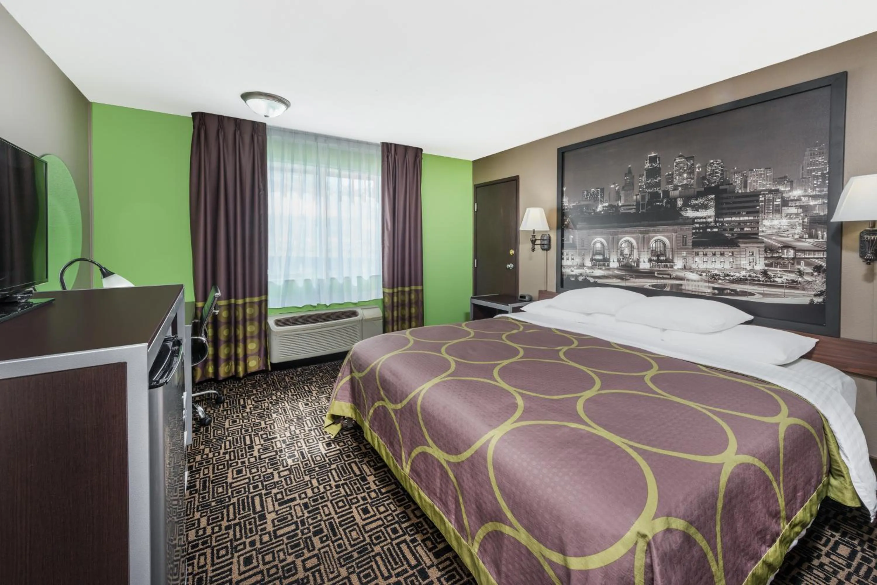 Bed in Super 8 by Wyndham Warrensburg