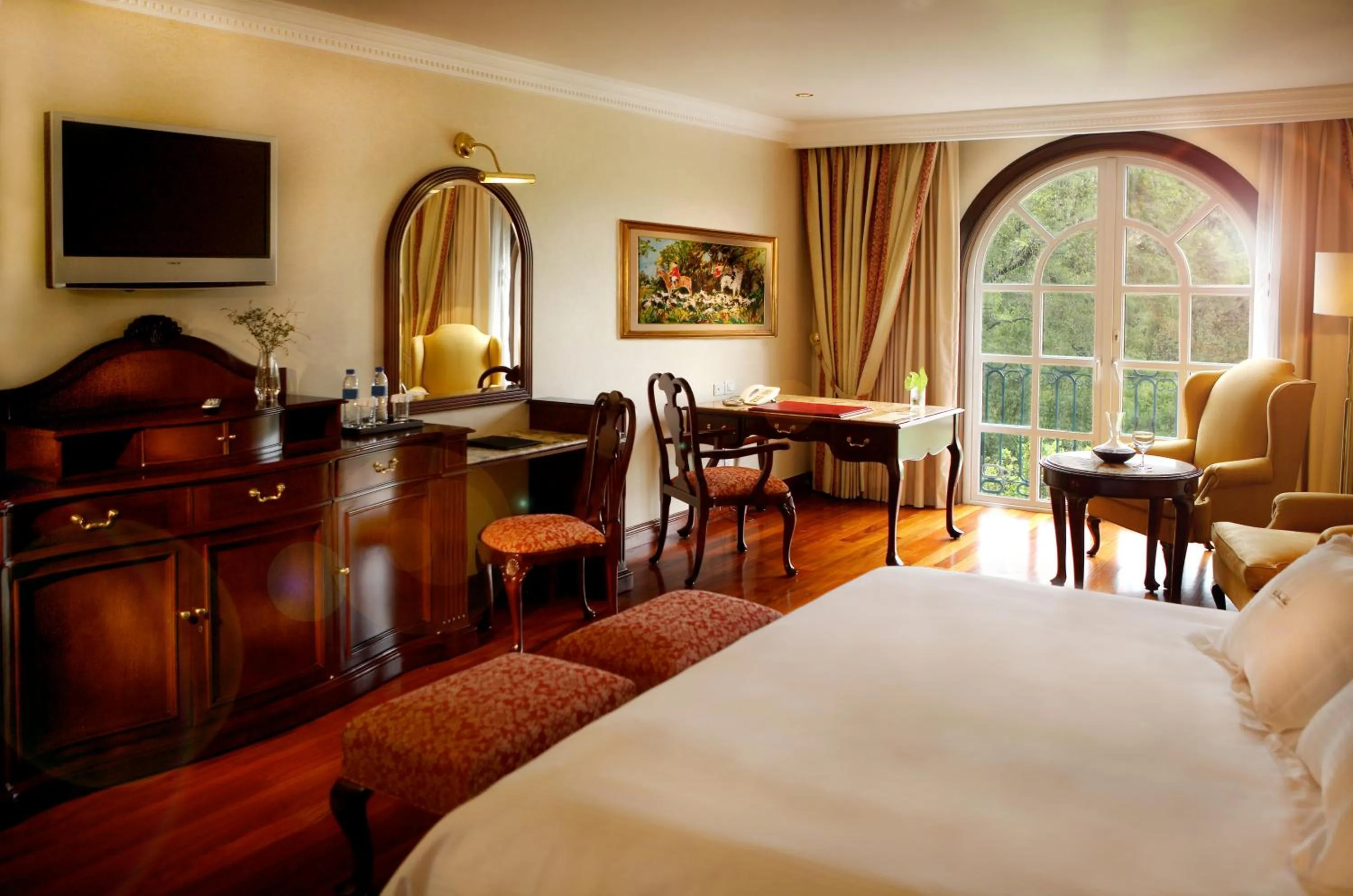 Photo of the whole room, Bed in The Green Park Hotel Boutique