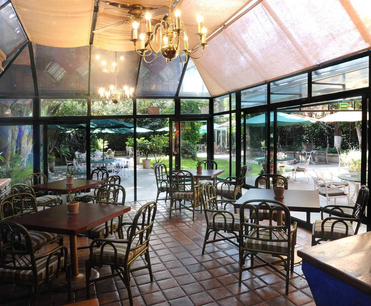 Restaurant/places to eat in Hotel Park Villa