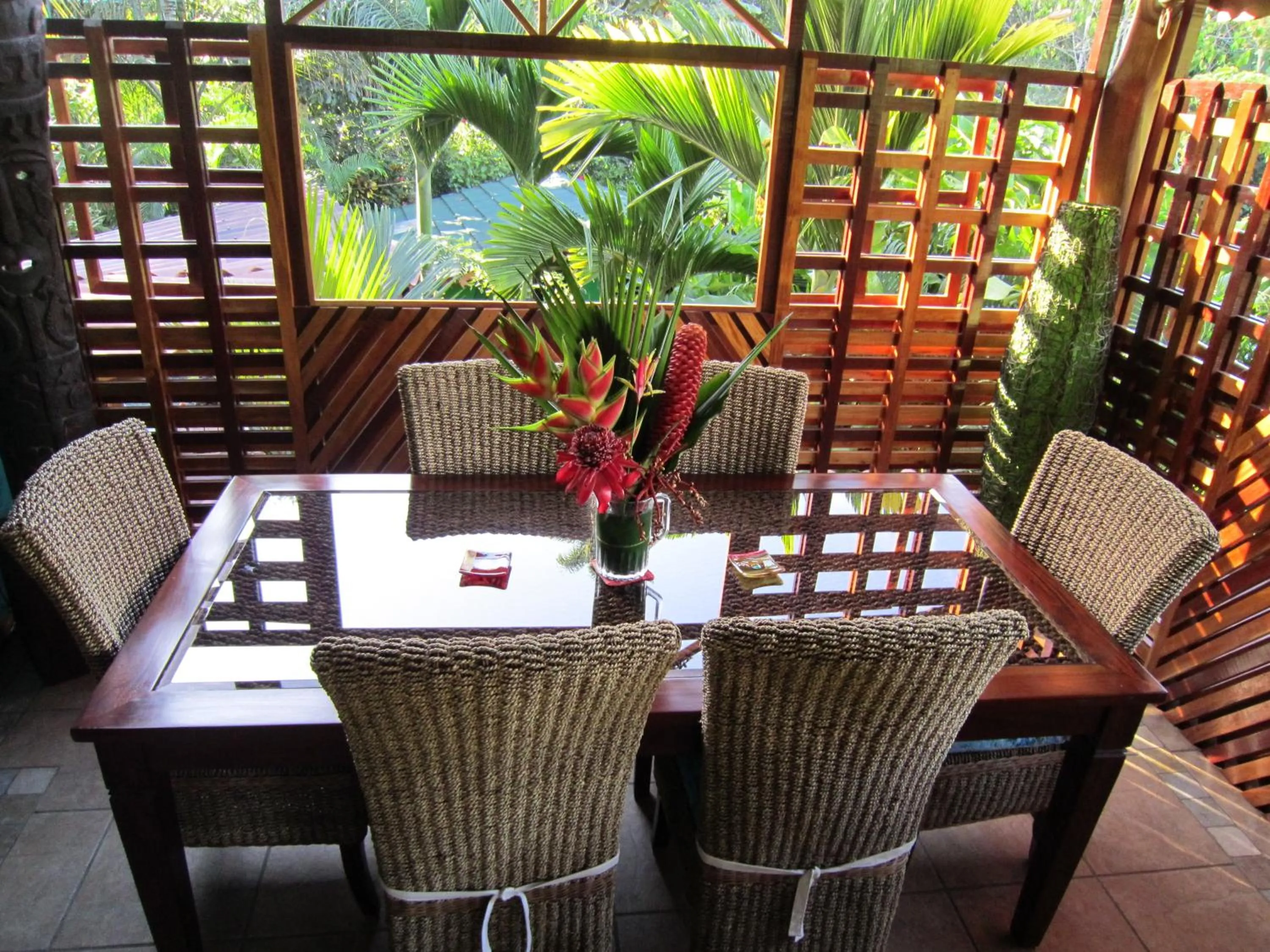 Dining area in Physis Caribbean Bed & Breakfast