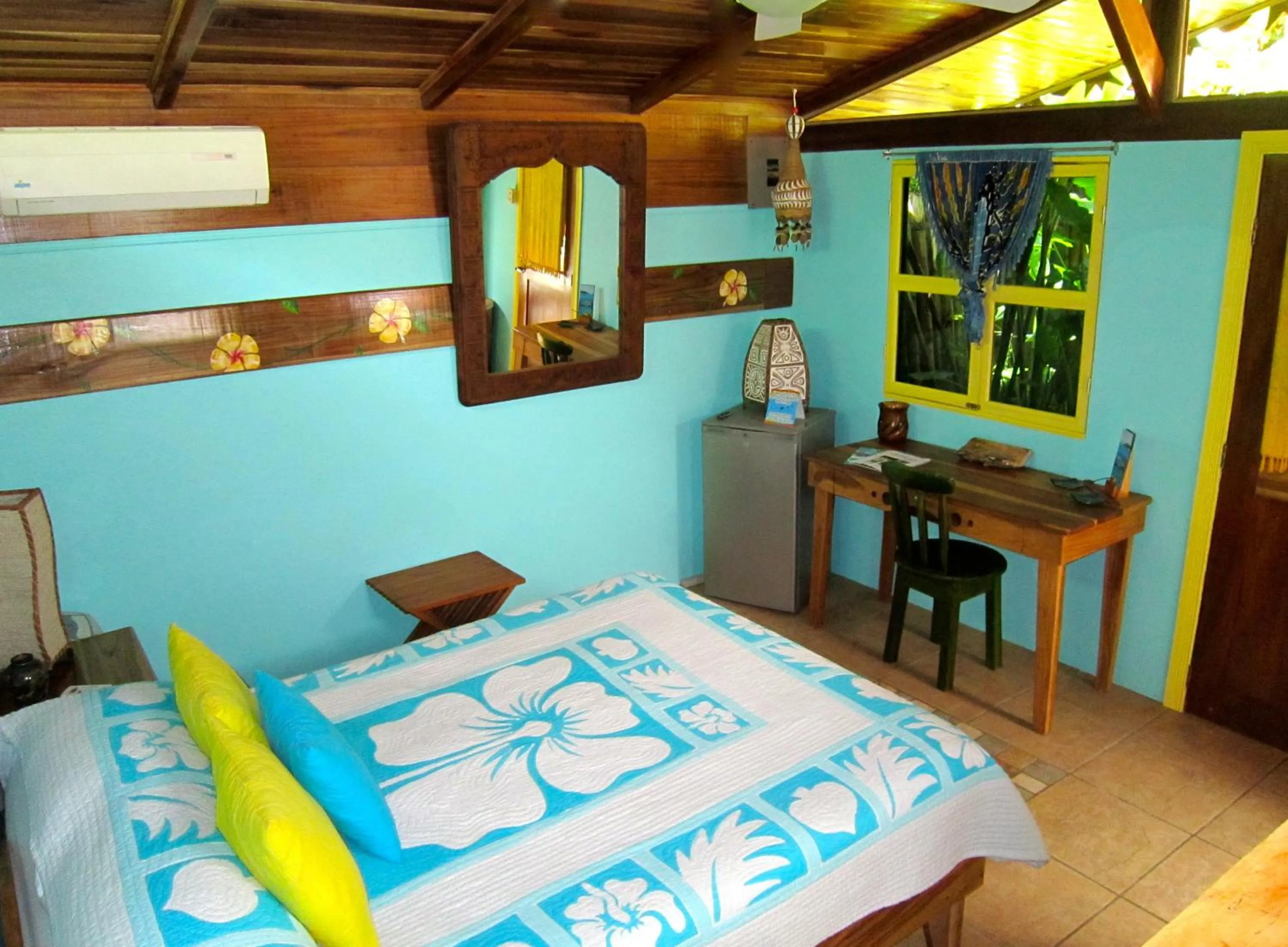 Photo of the whole room, Bed in Physis Caribbean Bed & Breakfast