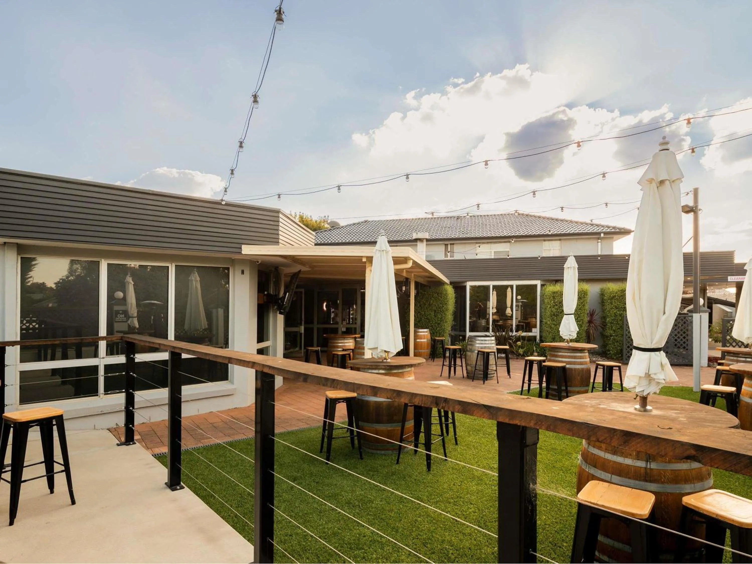 Lounge or bar in ibis Styles Orange