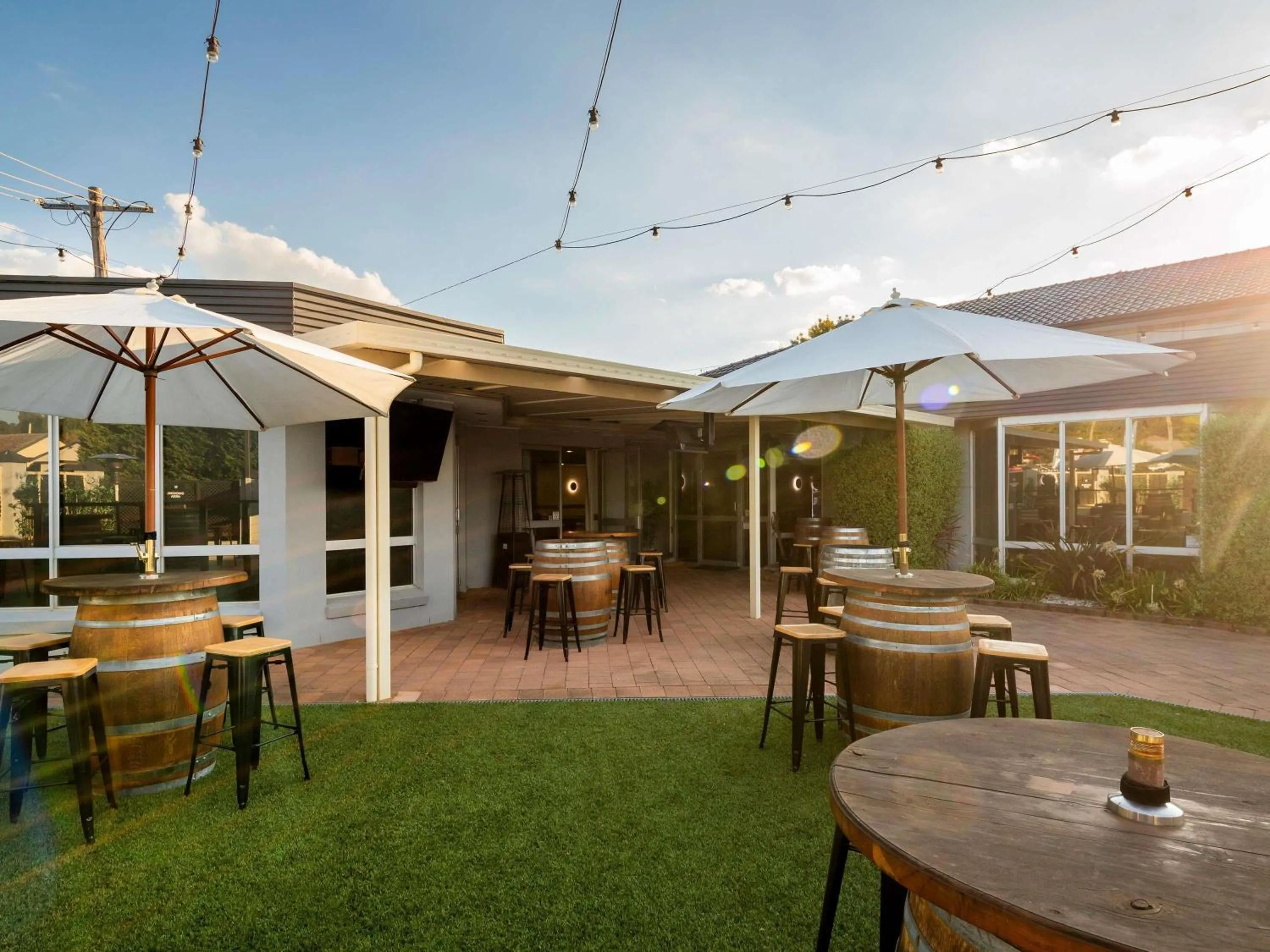 Property building in ibis Styles Orange