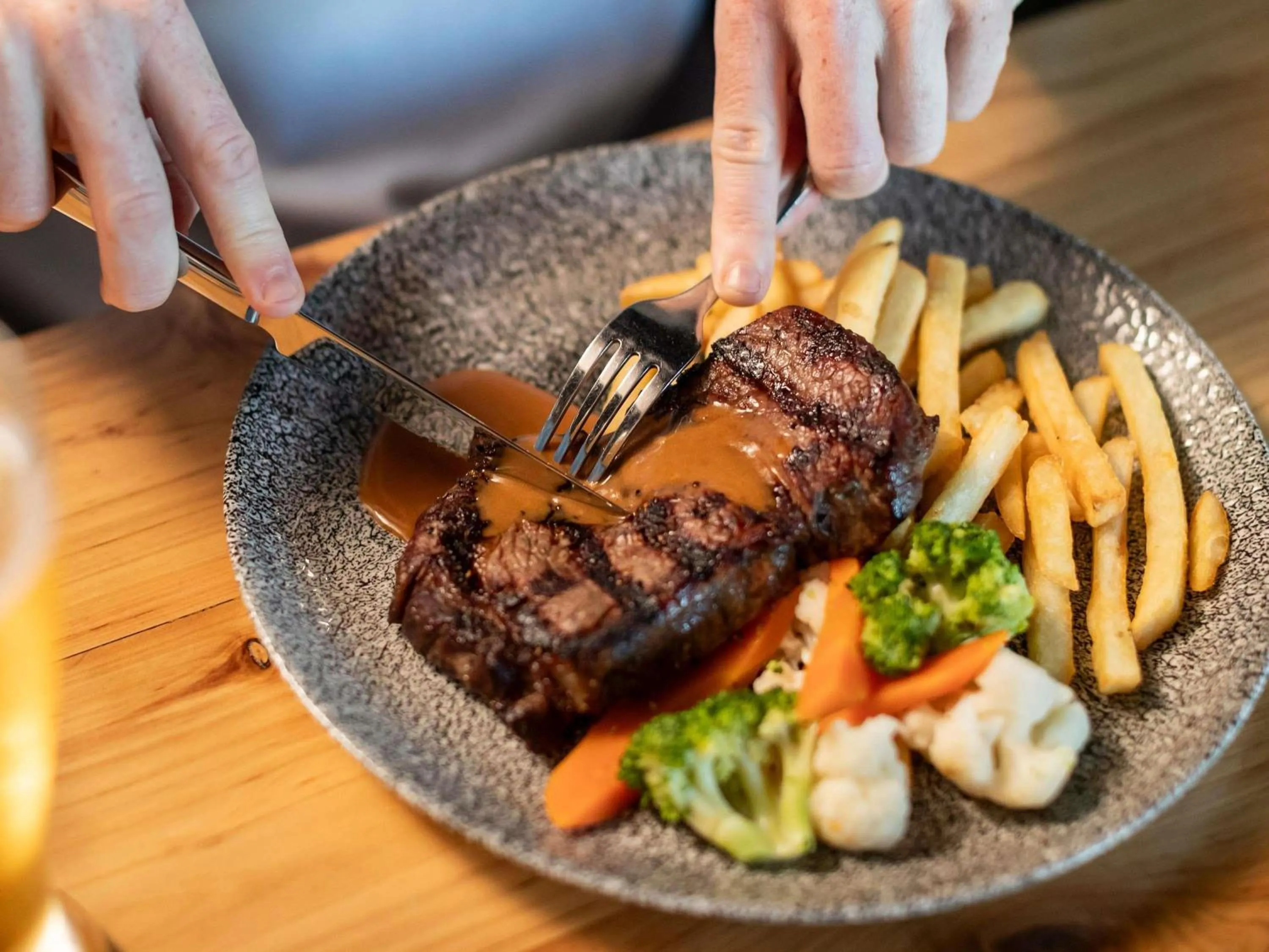 Restaurant/places to eat in ibis Styles Orange