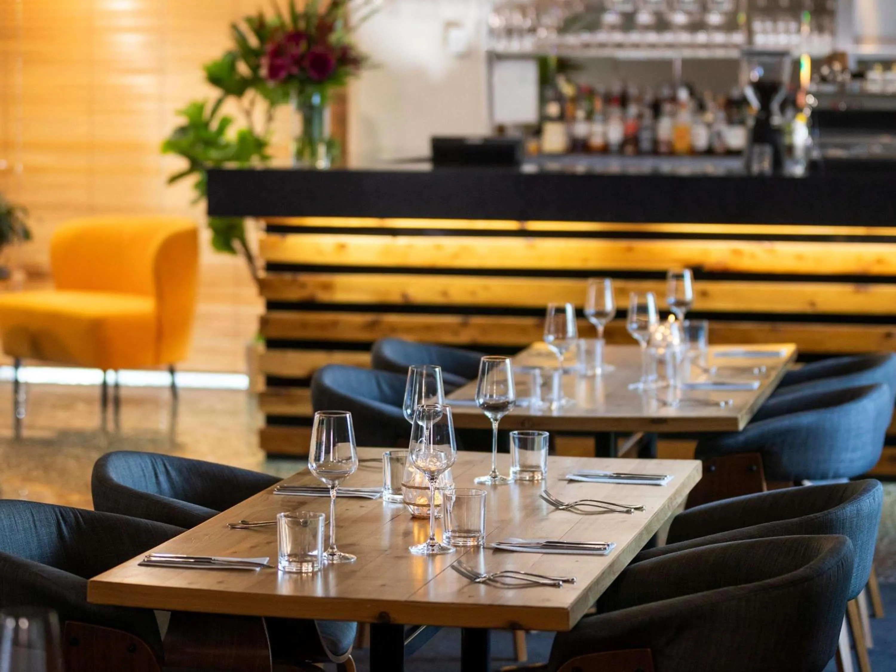 Restaurant/places to eat in ibis Styles Orange