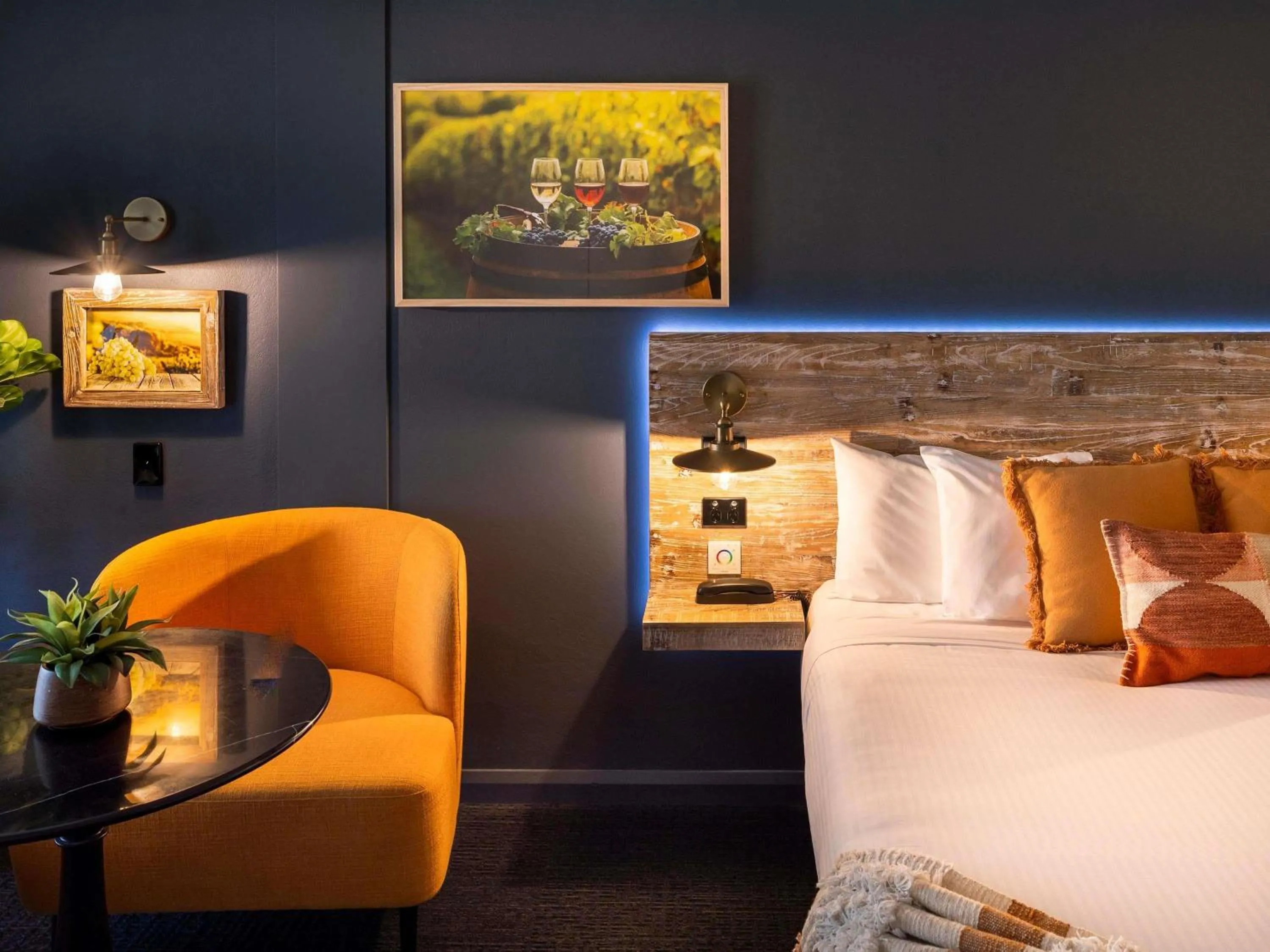 Bedroom, Bed in ibis Styles Orange