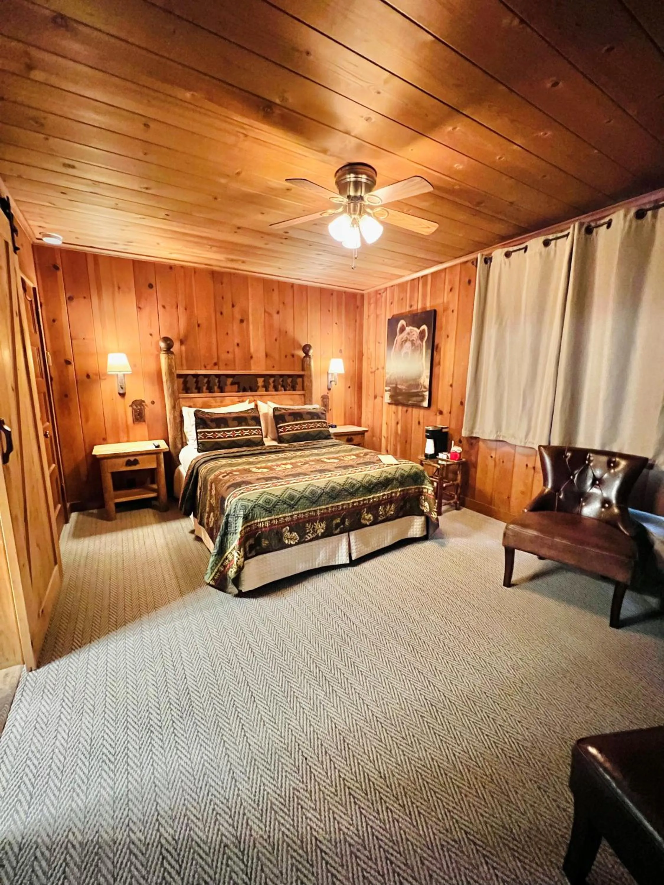 Bedroom, Bed in Cottage Inn At Lake Tahoe