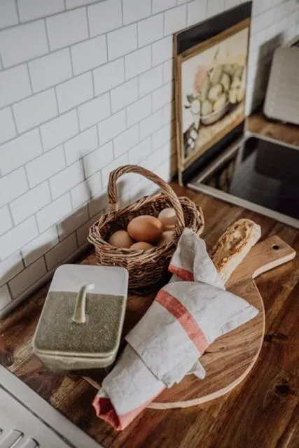 Green Gables B&B Waterfront Apartment or Garden Studio