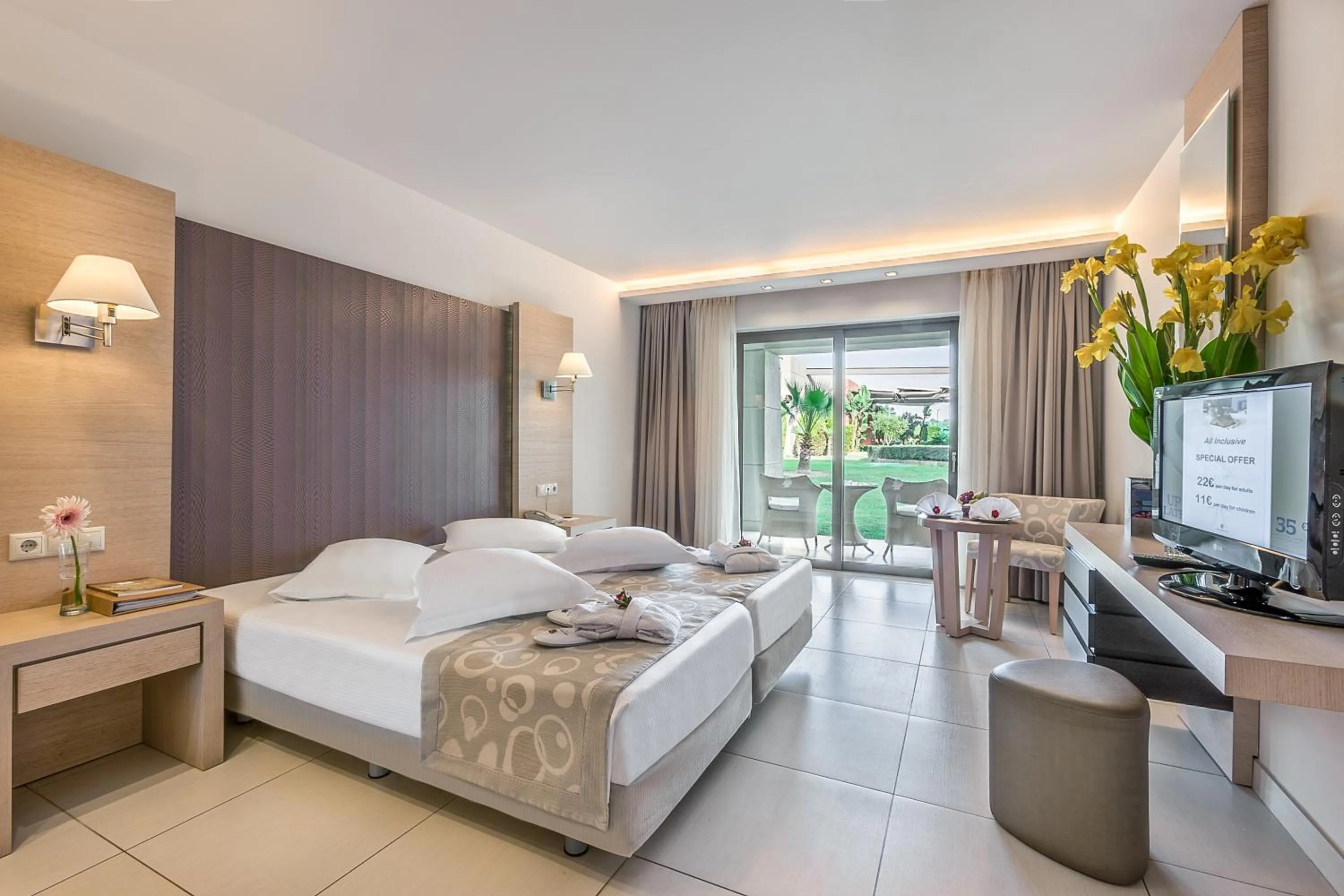 Balcony/Terrace, Bed in Astir Odysseus Kos Resort and Spa